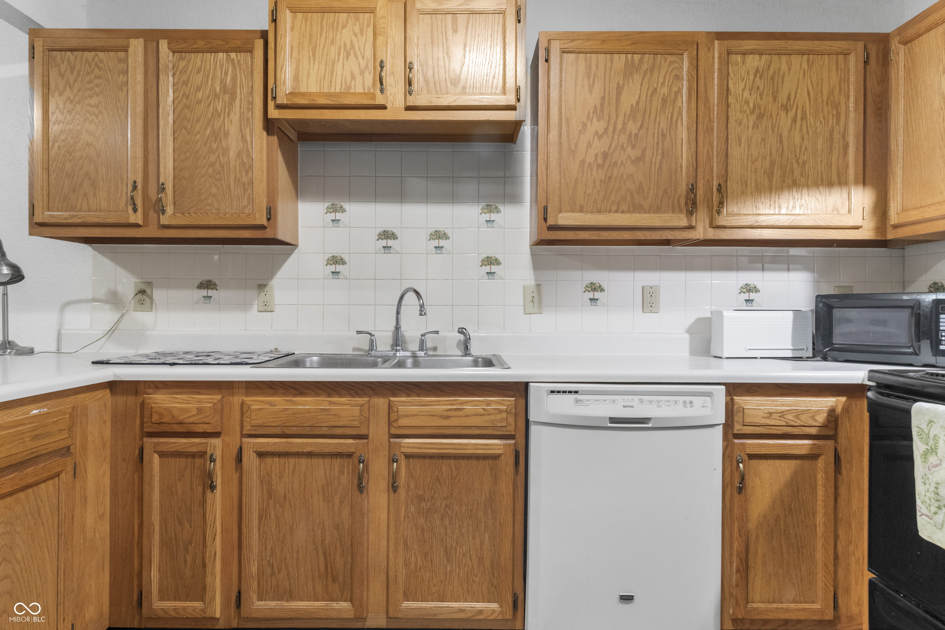 1216 Country Creek Circle, Indianapolis, IN, 46234 photo 5 of 30