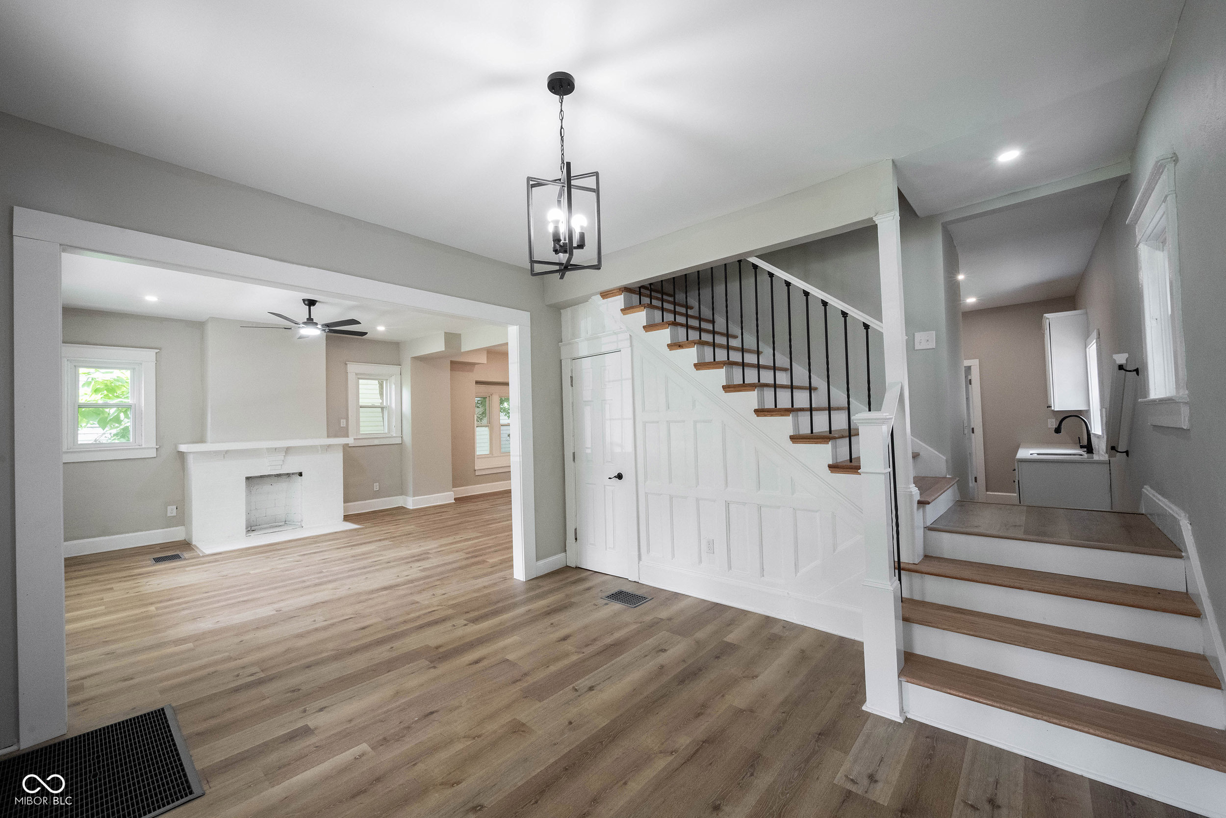 2934 Boulevard Place, Indianapolis, IN, 46208 photo 5 of 50