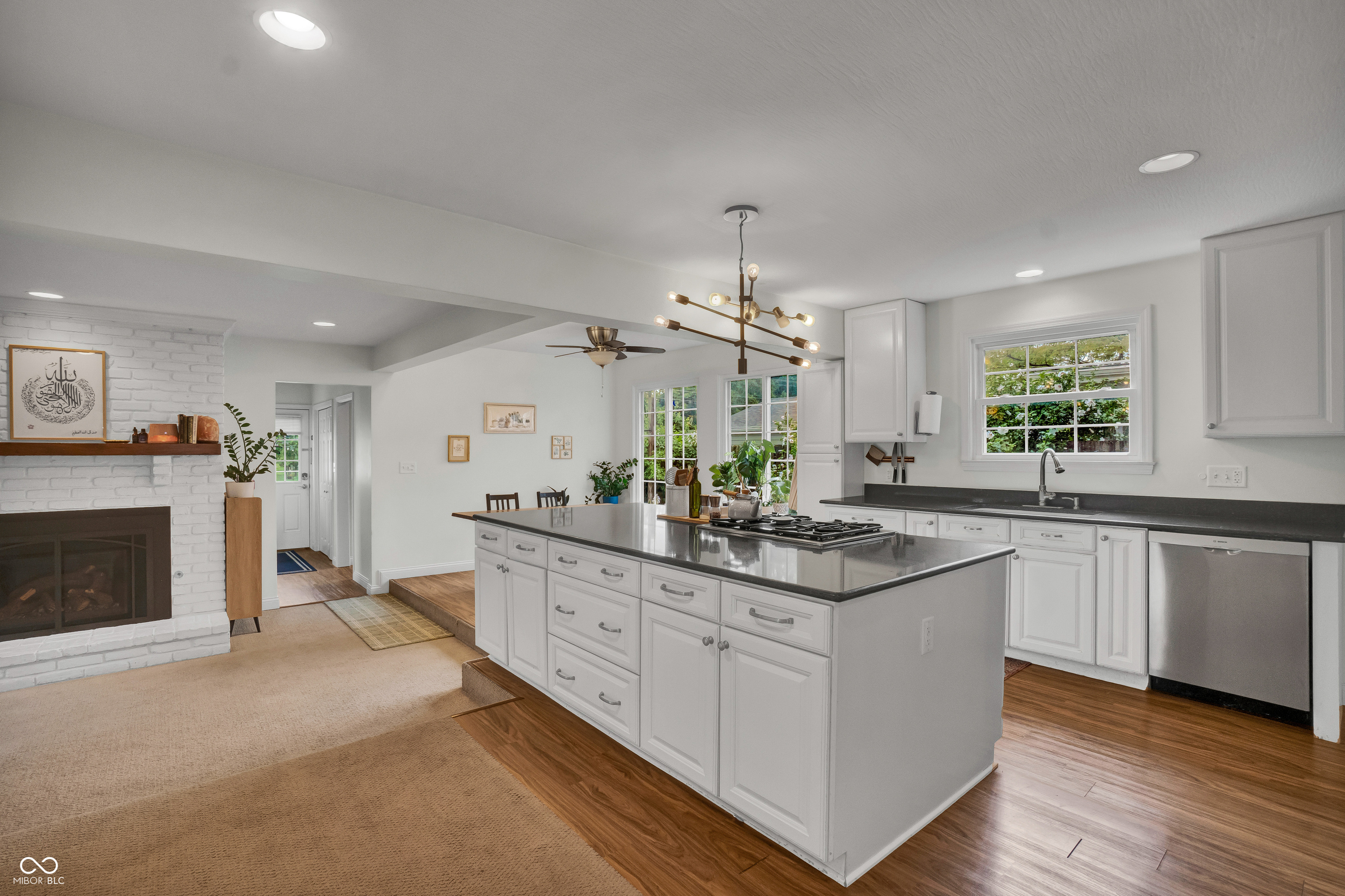2222 Chestnut Street, Columbus, IN, 47201 photo 5 of 37