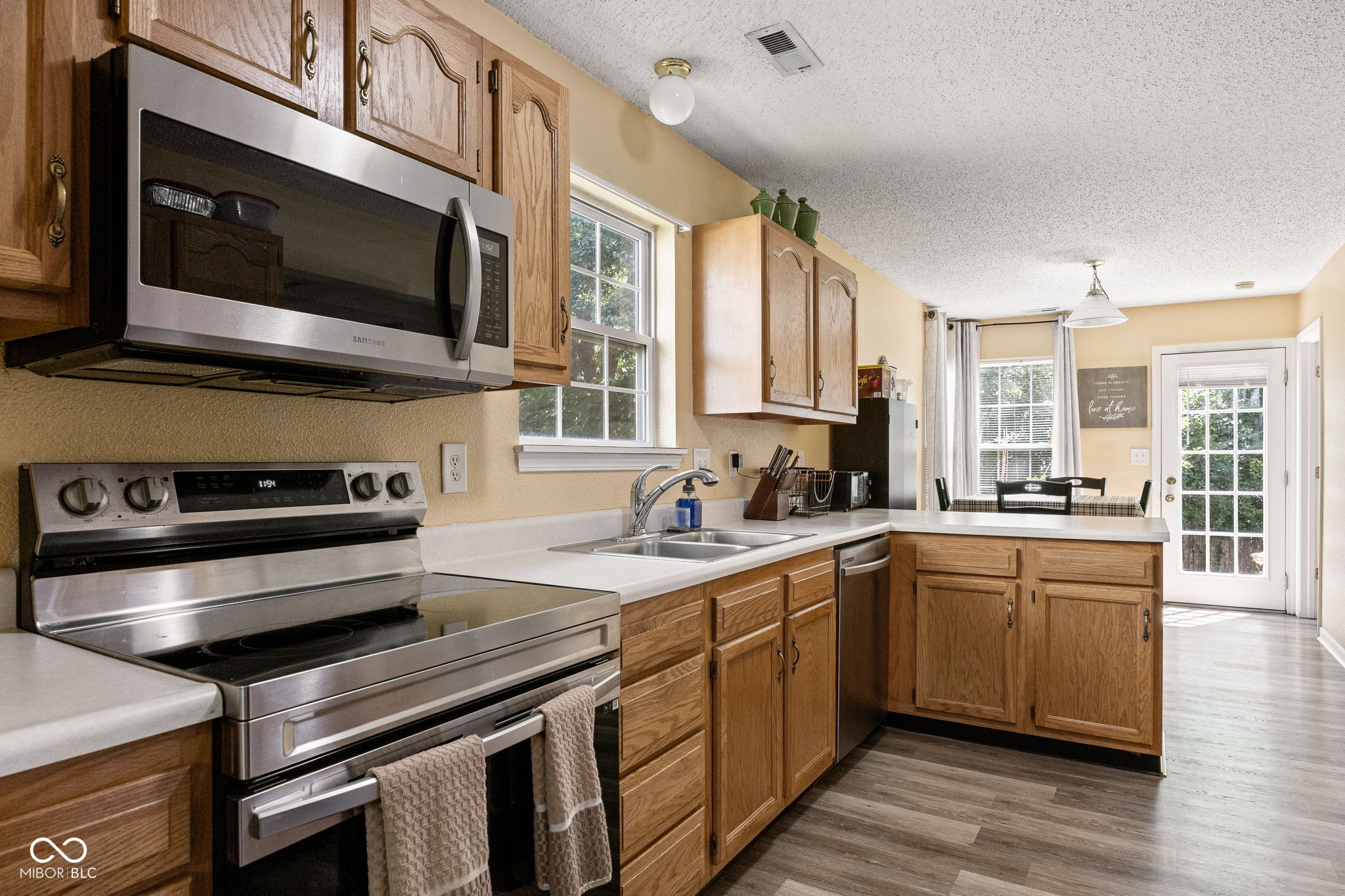 8203 Lake Tree Lane, Indianapolis, IN, 46217 photo 5 of 18