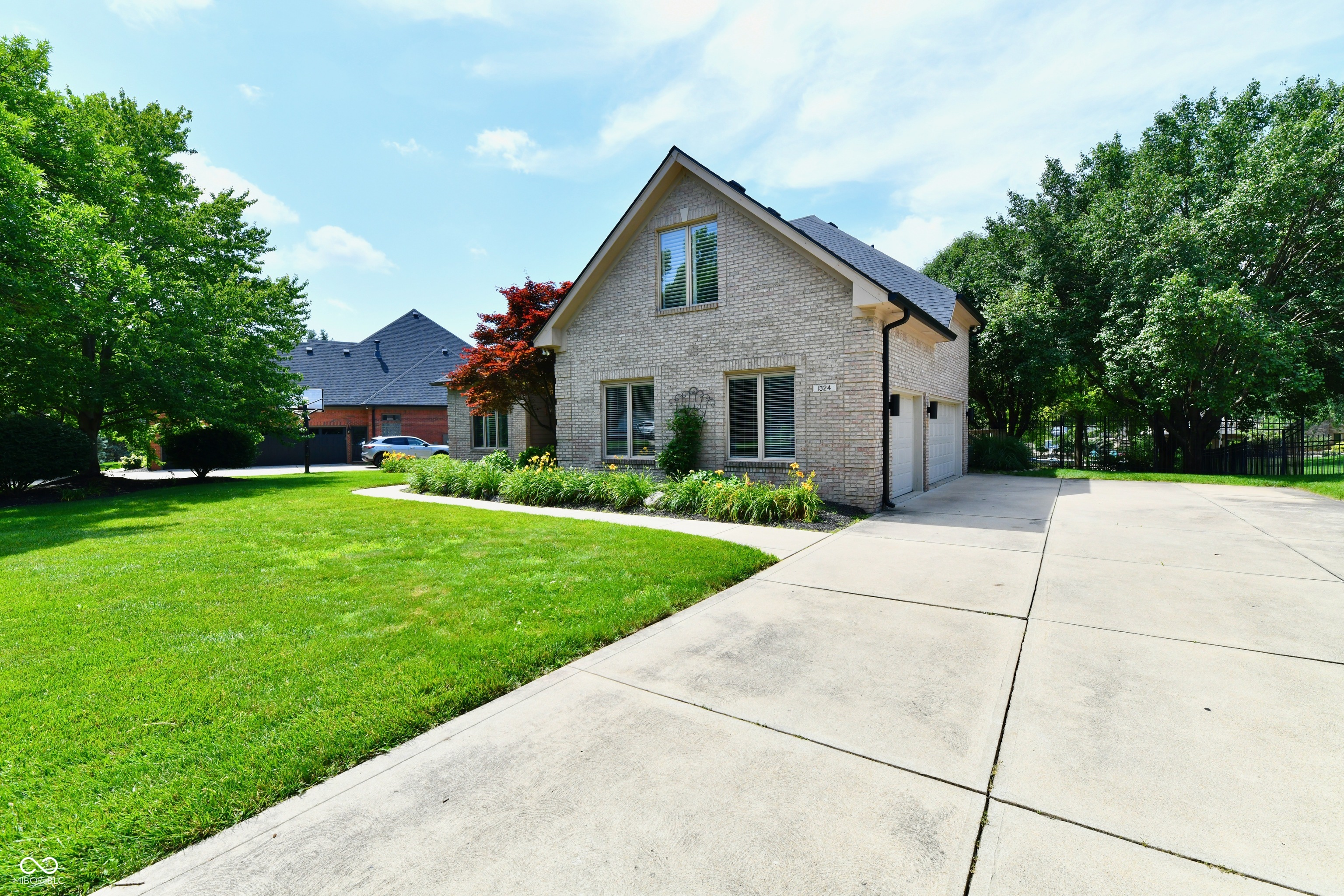 1324 Eagle Valley Drive, Greenwood, IN, 46143 photo 5 of 97