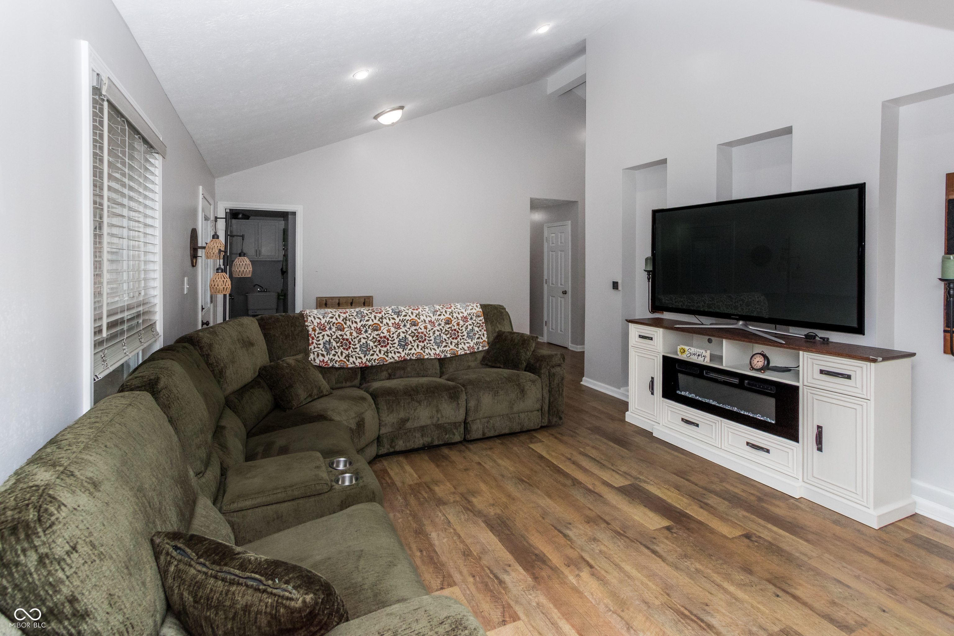 140 Appletree Row, Greenwood, IN, 46142 photo 5 of 52