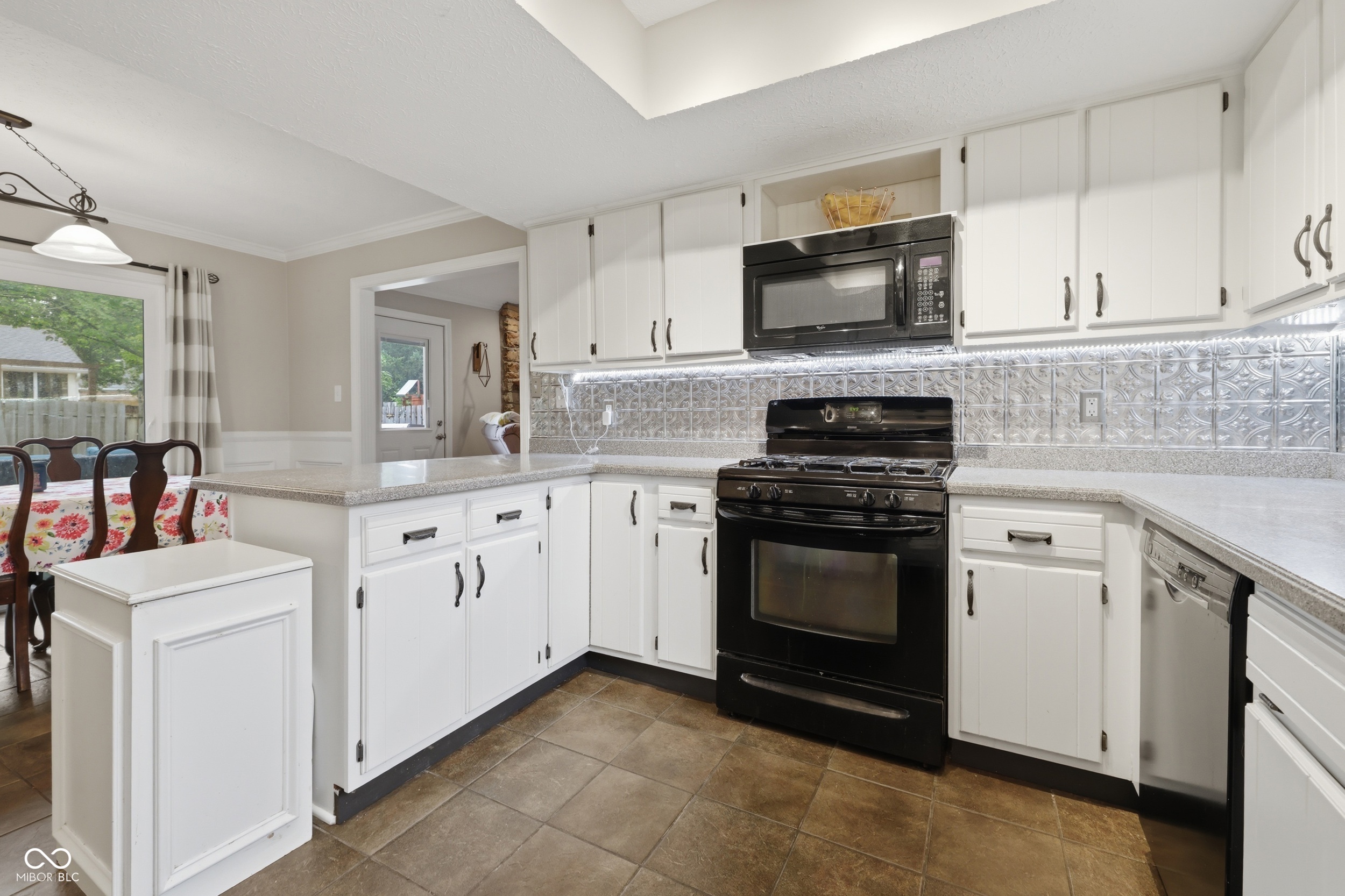 200 Wintergreen, Noblesville, IN, 46062 photo 5 of 39