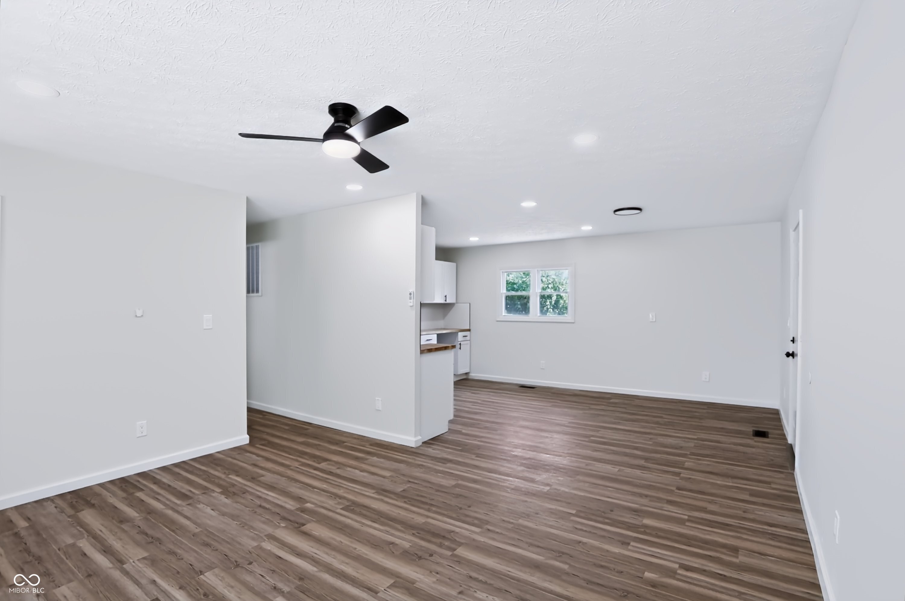 4047 Aspen Way, Indianapolis, IN, 46226 photo 5 of 24