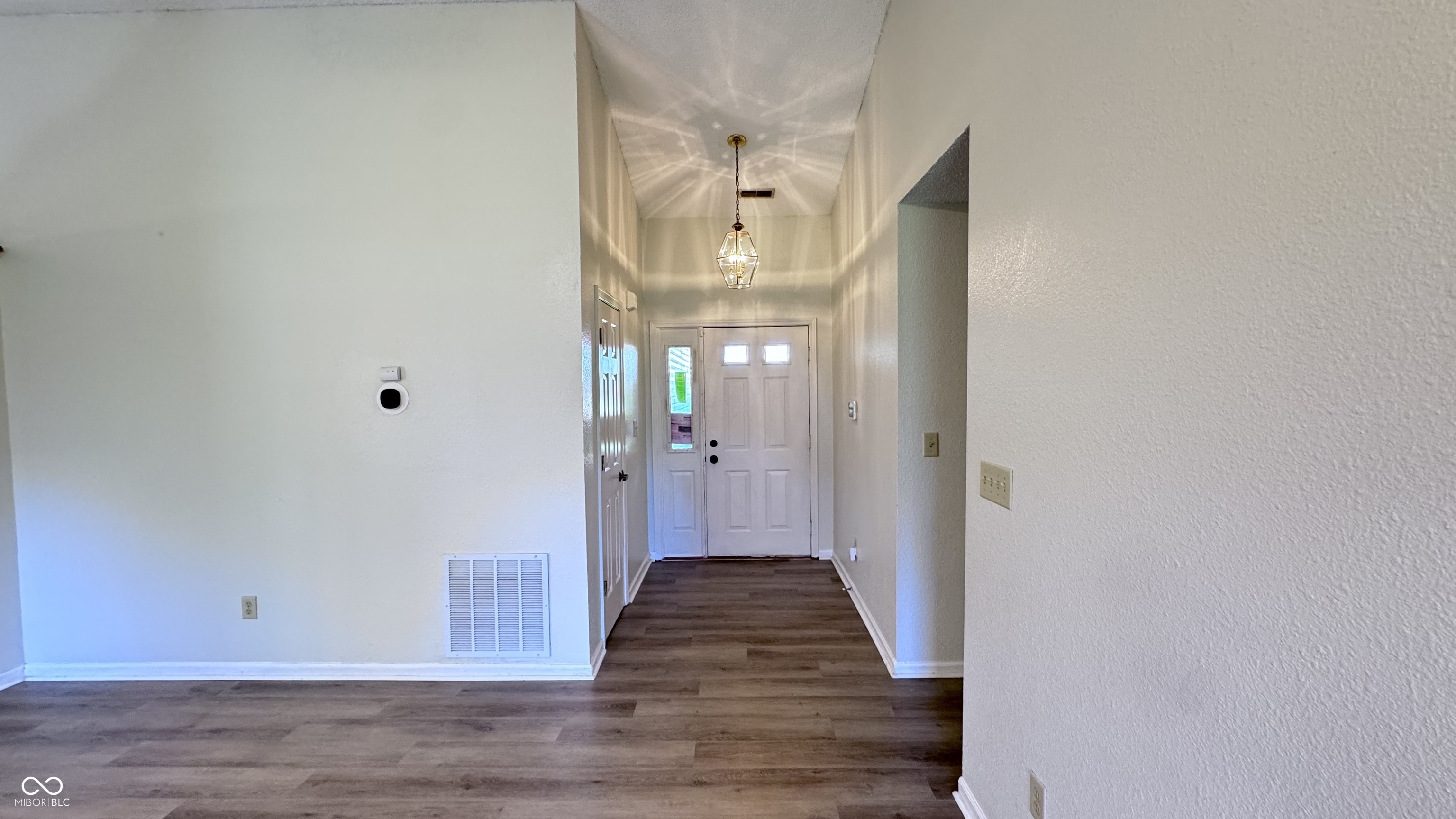 2119 W Van Arsdall Court, Columbus, IN, 47201 photo 5 of 28