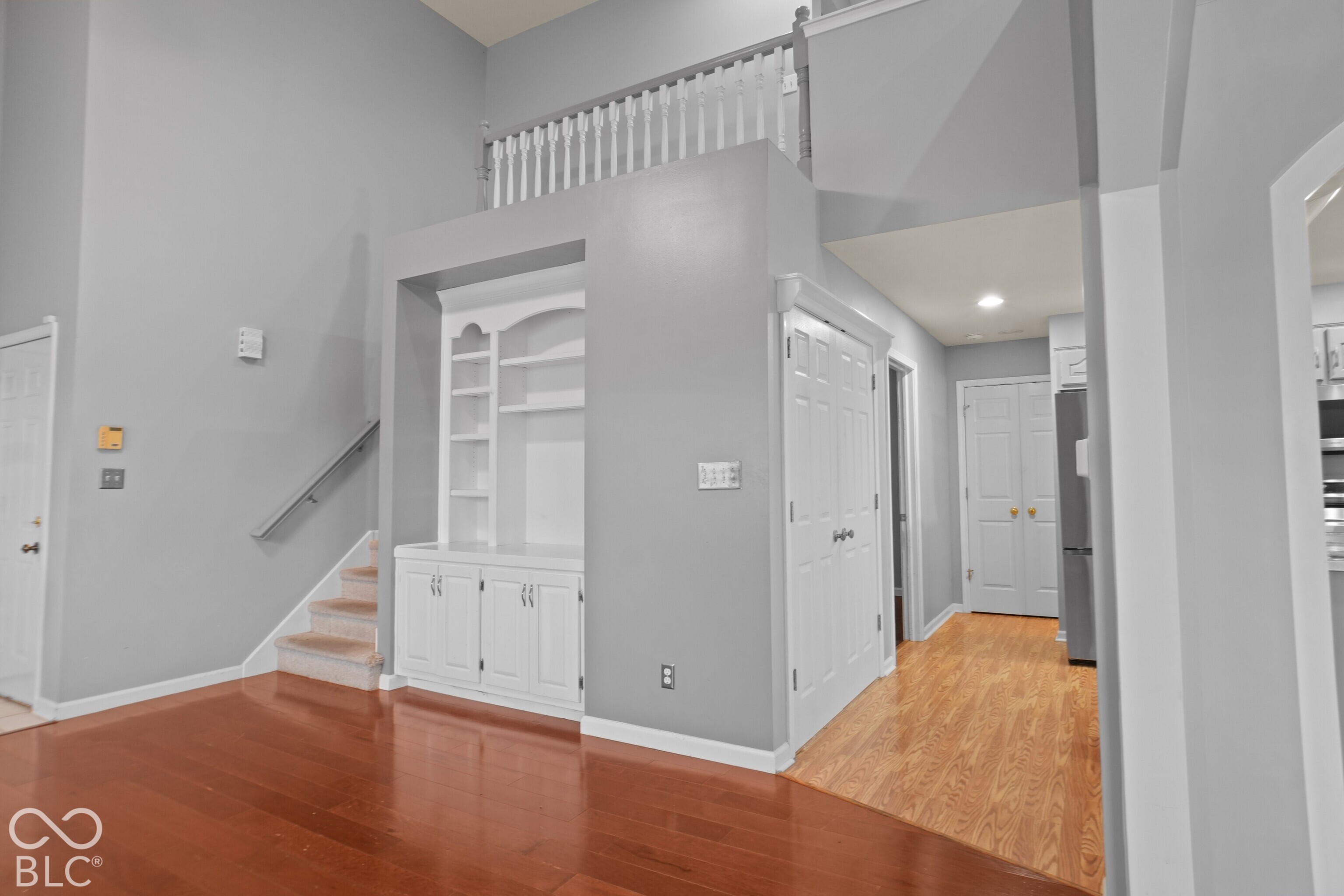 907 Amesbury Court, Indianapolis, IN, 46217 photo 5 of 28