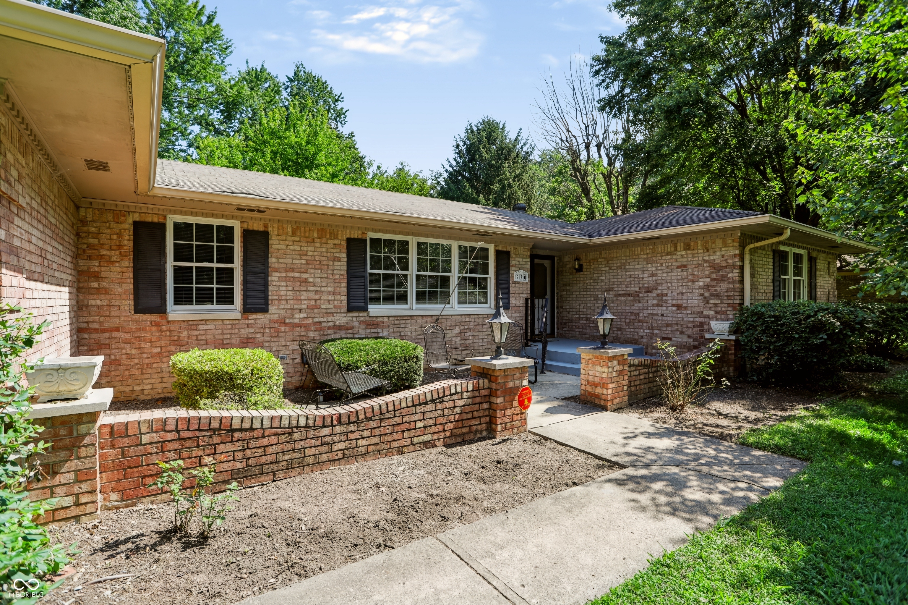 930 Mellowood Drive, Indianapolis, IN, 46217 photo 5 of 37