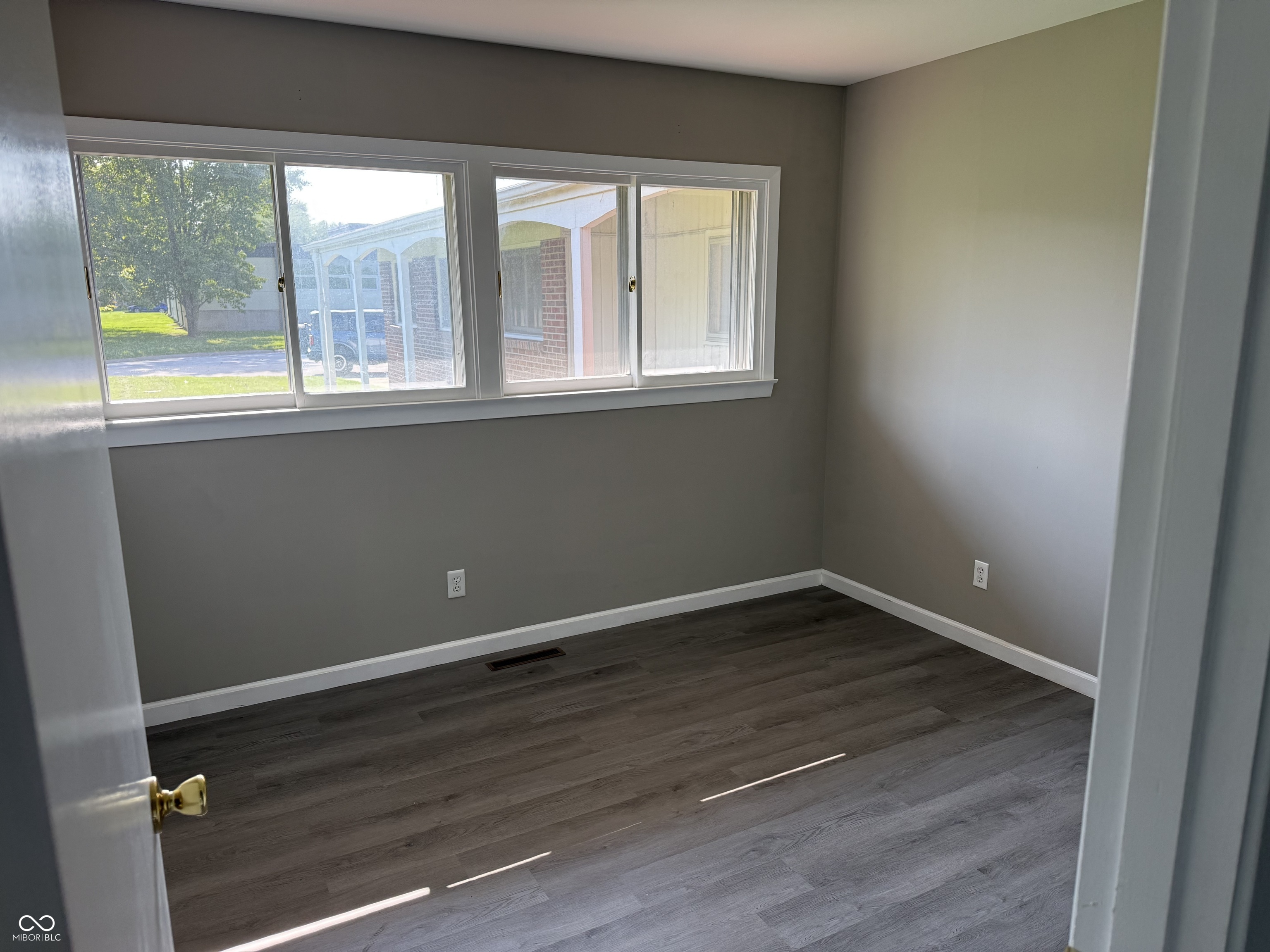 2585 Union Street, Columbus, IN, 47201 photo 5 of 28