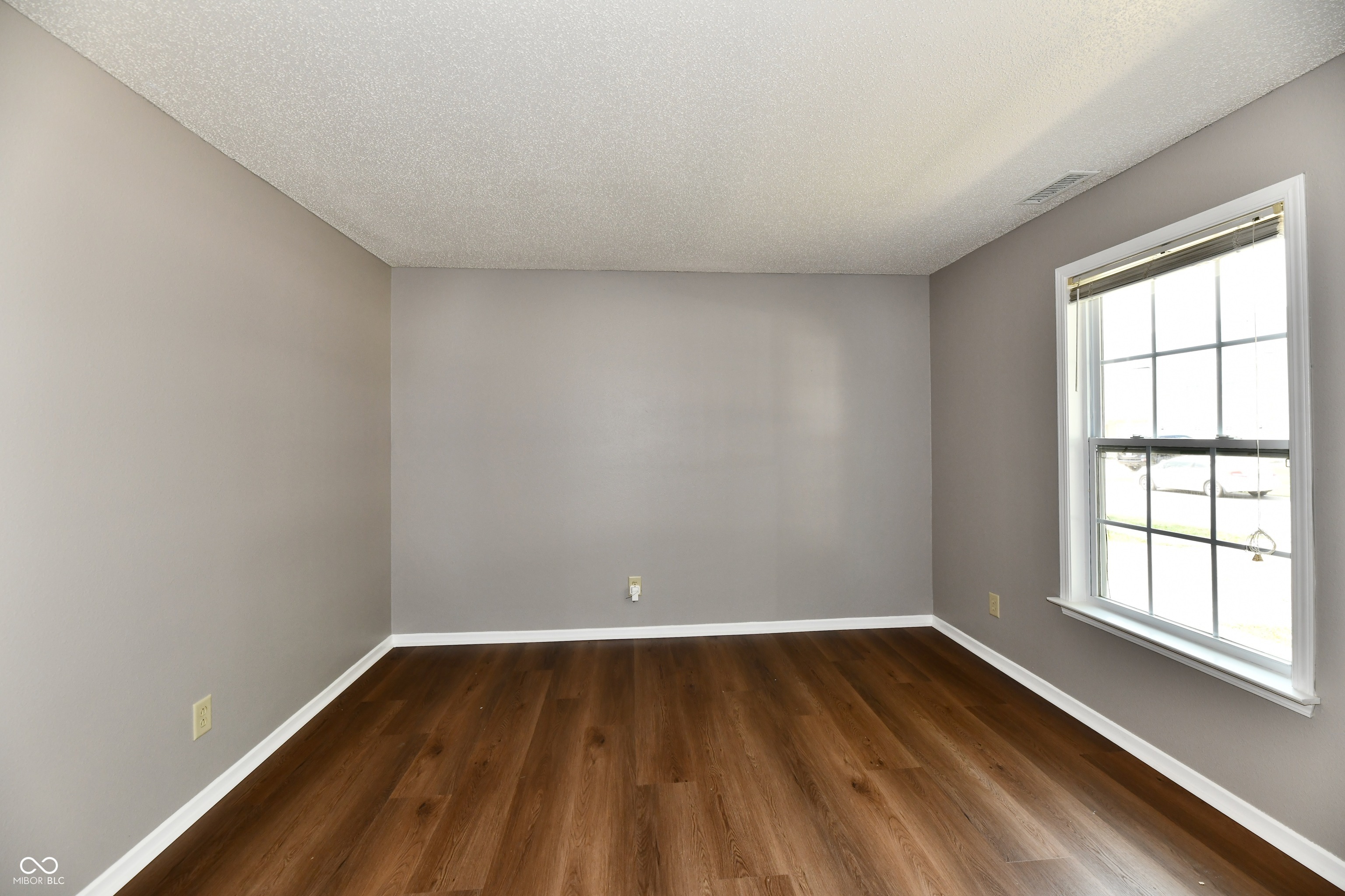 1377 Fortner Drive, Indianapolis, IN, 46231 photo 5 of 76