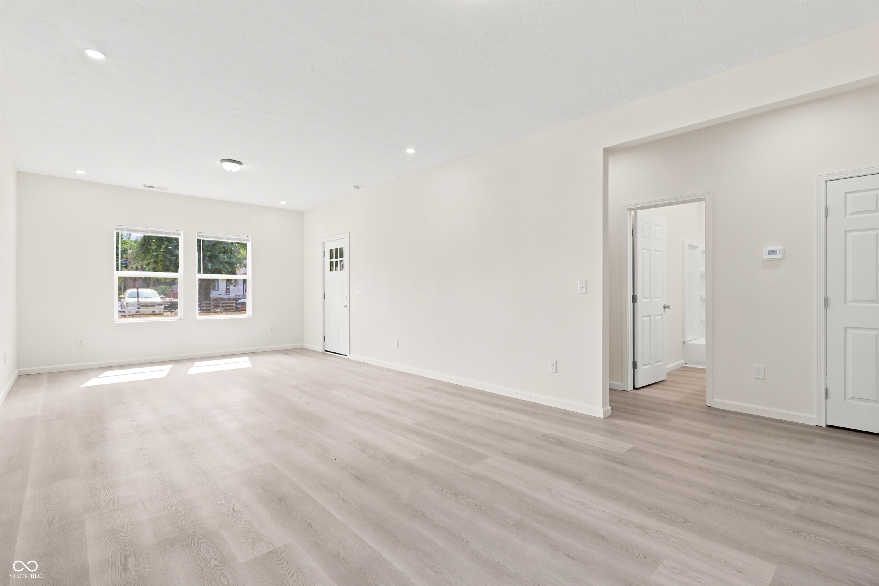 1172 GROFF AV, Indianapolis, IN, 46222 photo 5 of 29