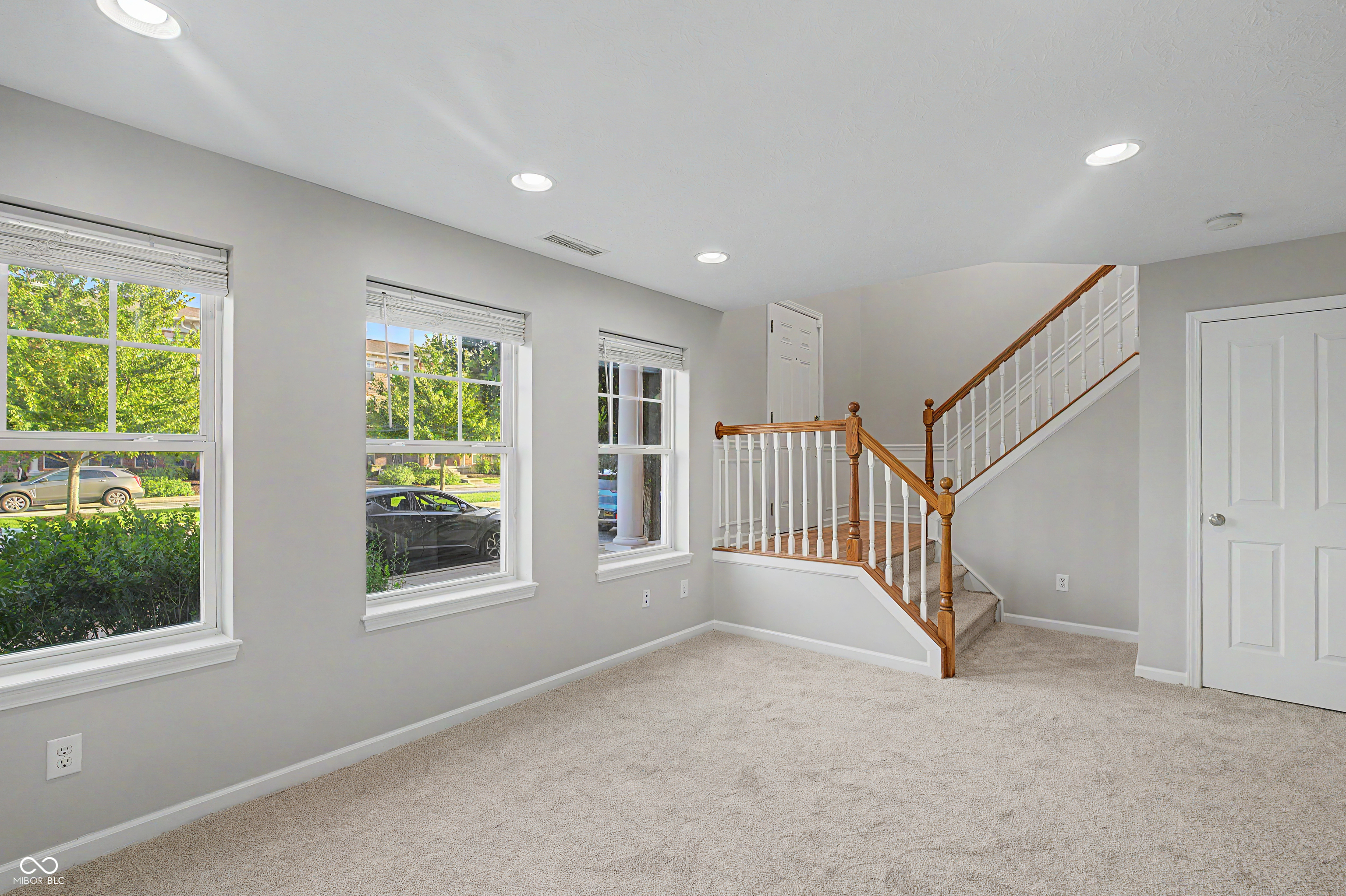 6342 Central Boulevard, Whitestown, IN, 46075 photo 5 of 31