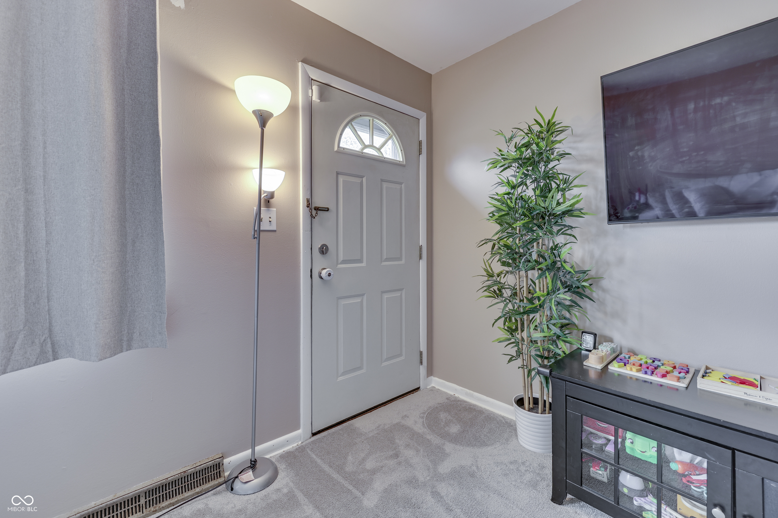 8025 W Sycamore Road, Fairland, IN, 46126 photo 5 of 39