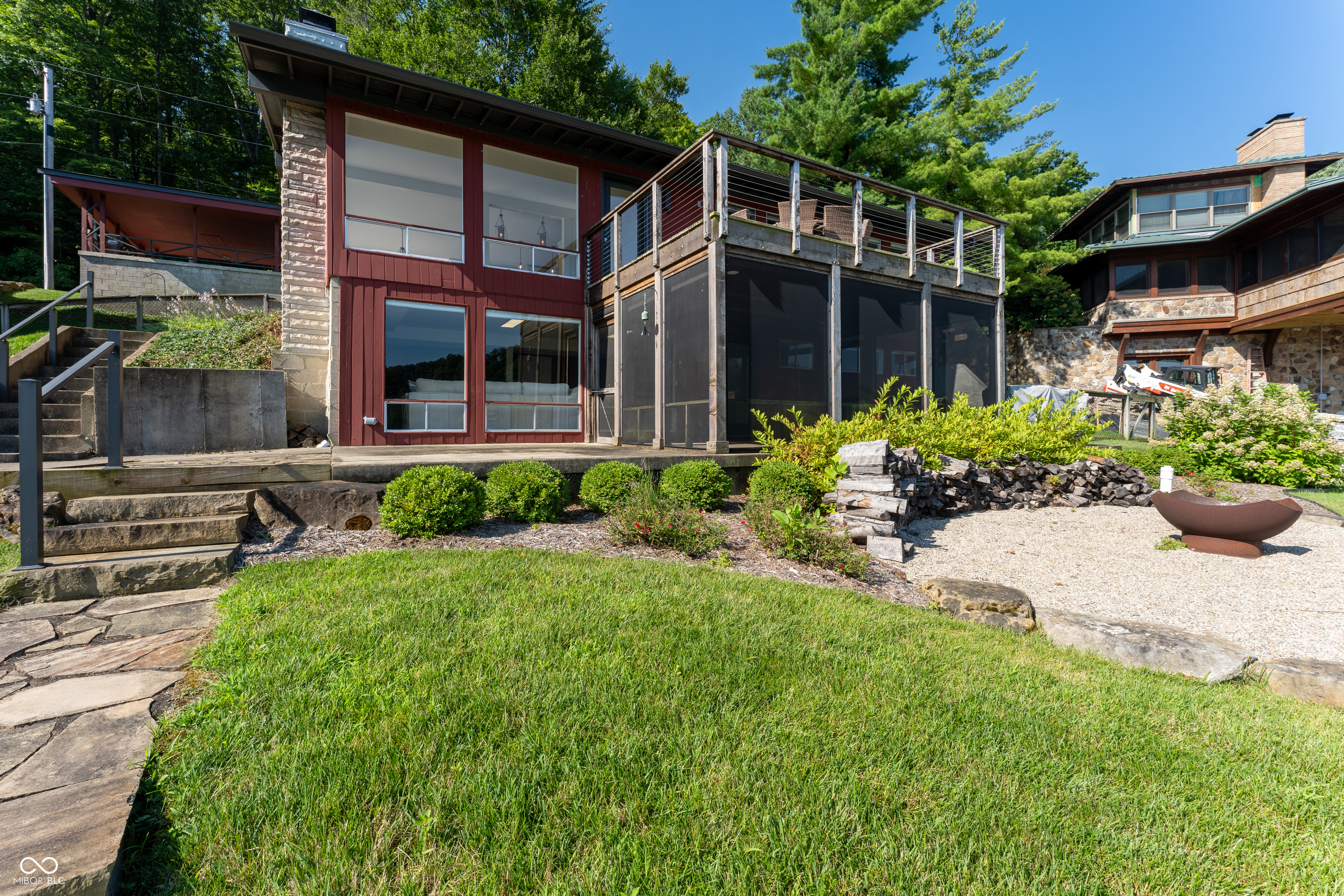 5461 S Poplar Drive, Columbus, IN, 47201 photo 5 of 52