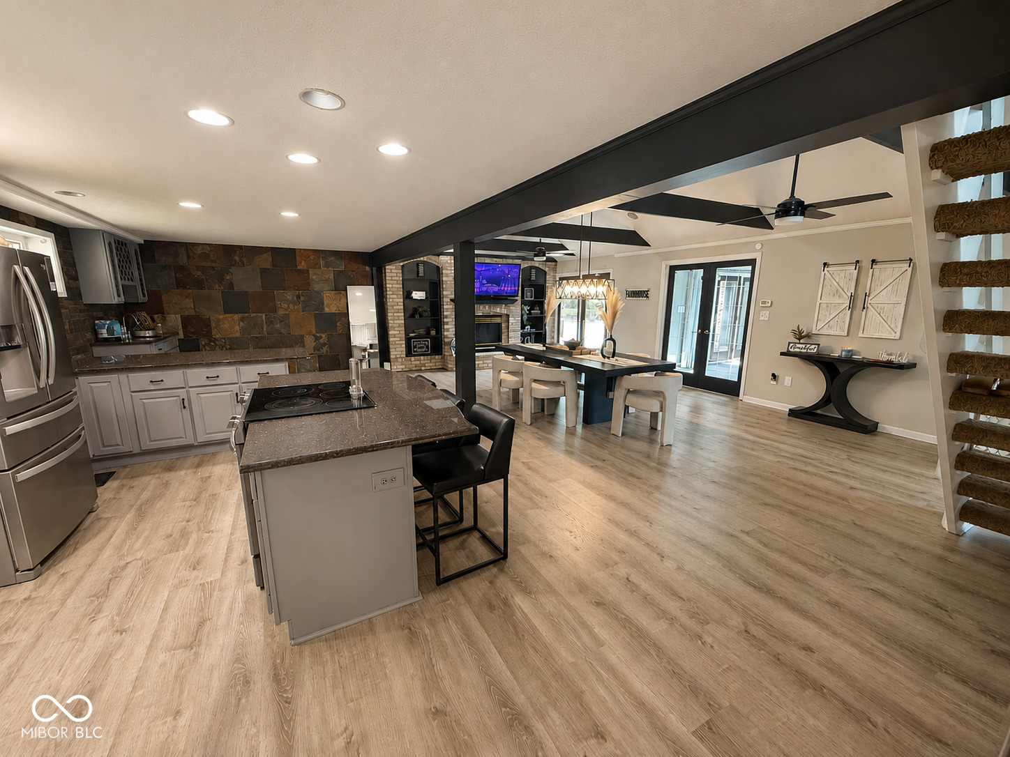 8637 Railroad Road, Indianapolis, IN, 46217 photo 5 of 27