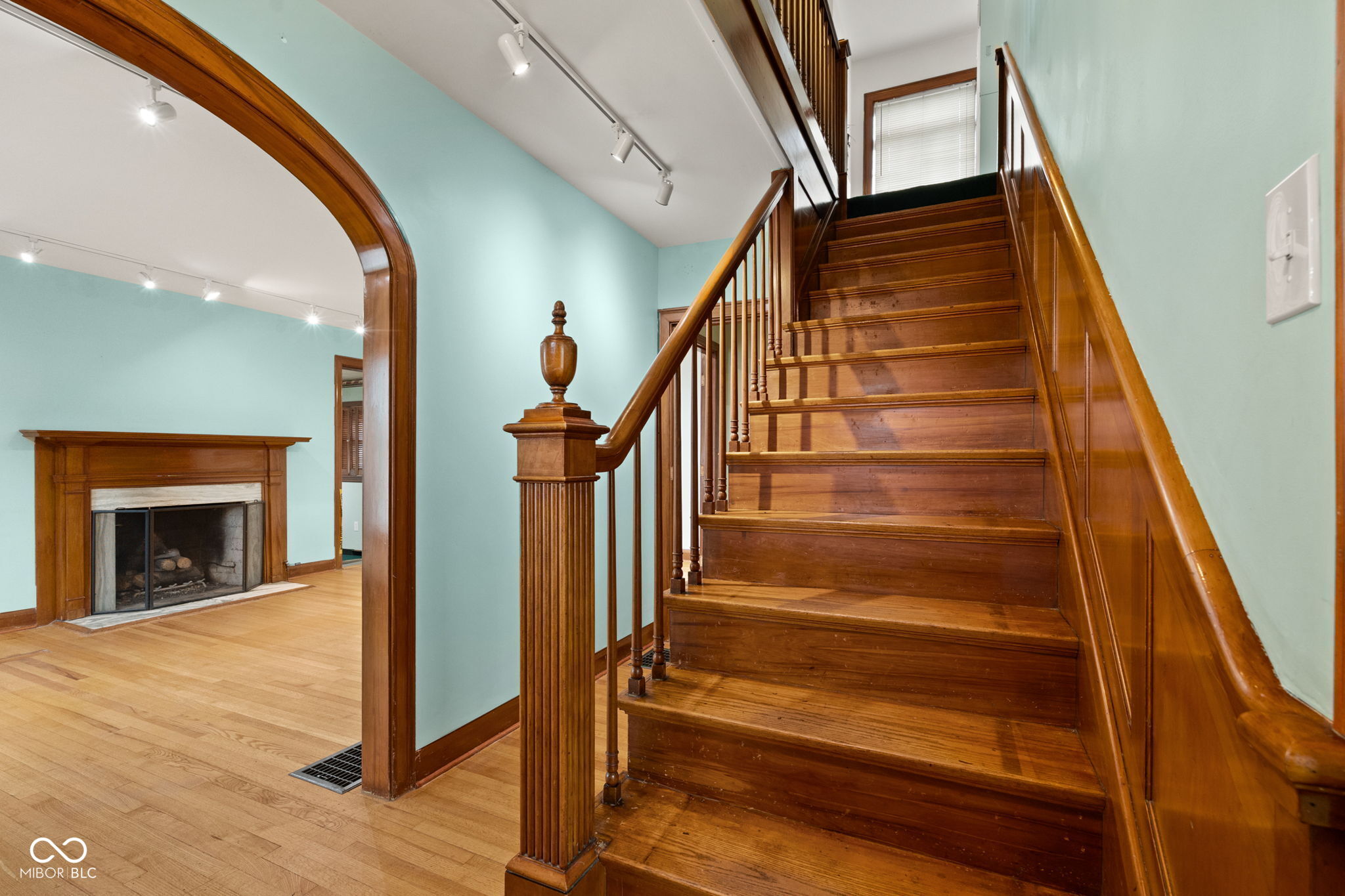 1302 E 10th Street, Jeffersonville, IN, 47130 photo 5 of 83