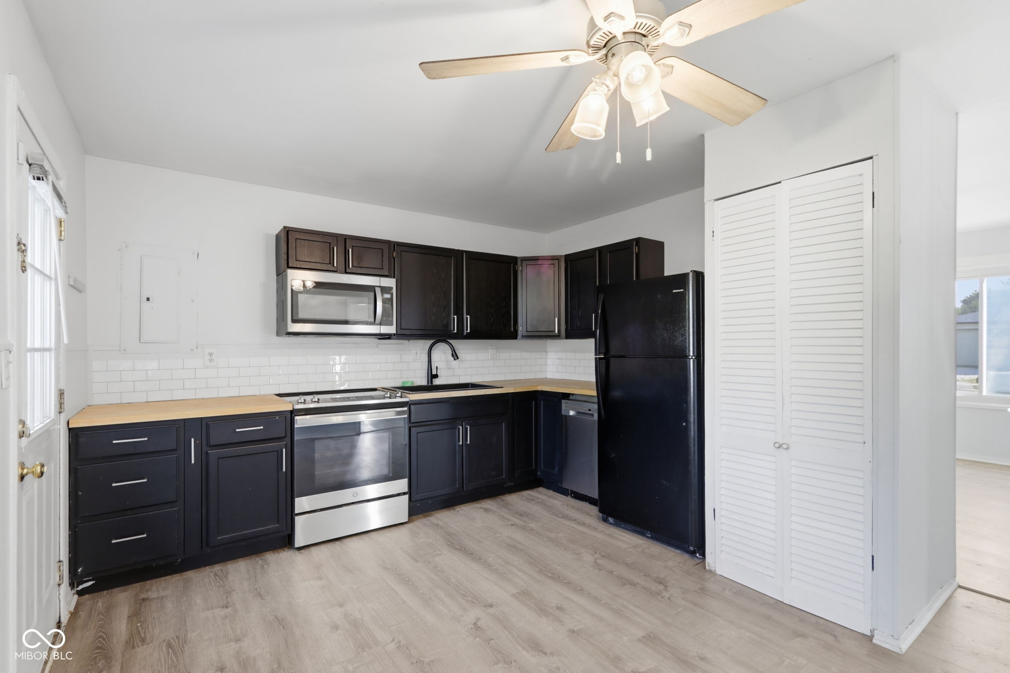 3538 N Lynhurst Drive, Indianapolis, IN, 46224 photo 5 of 22