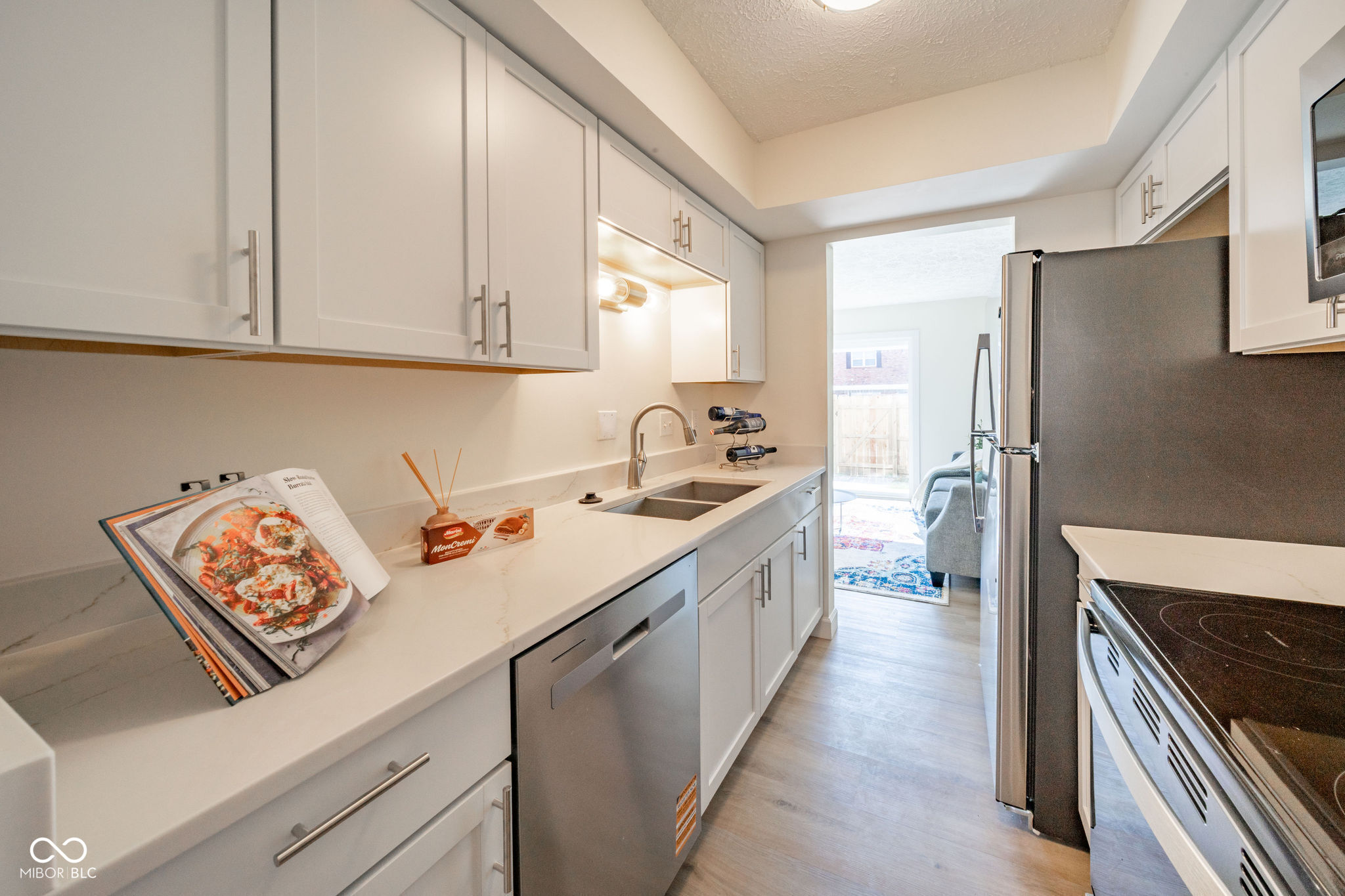 1596 Marborough Lane, Indianapolis, IN, 46260 photo 5 of 20