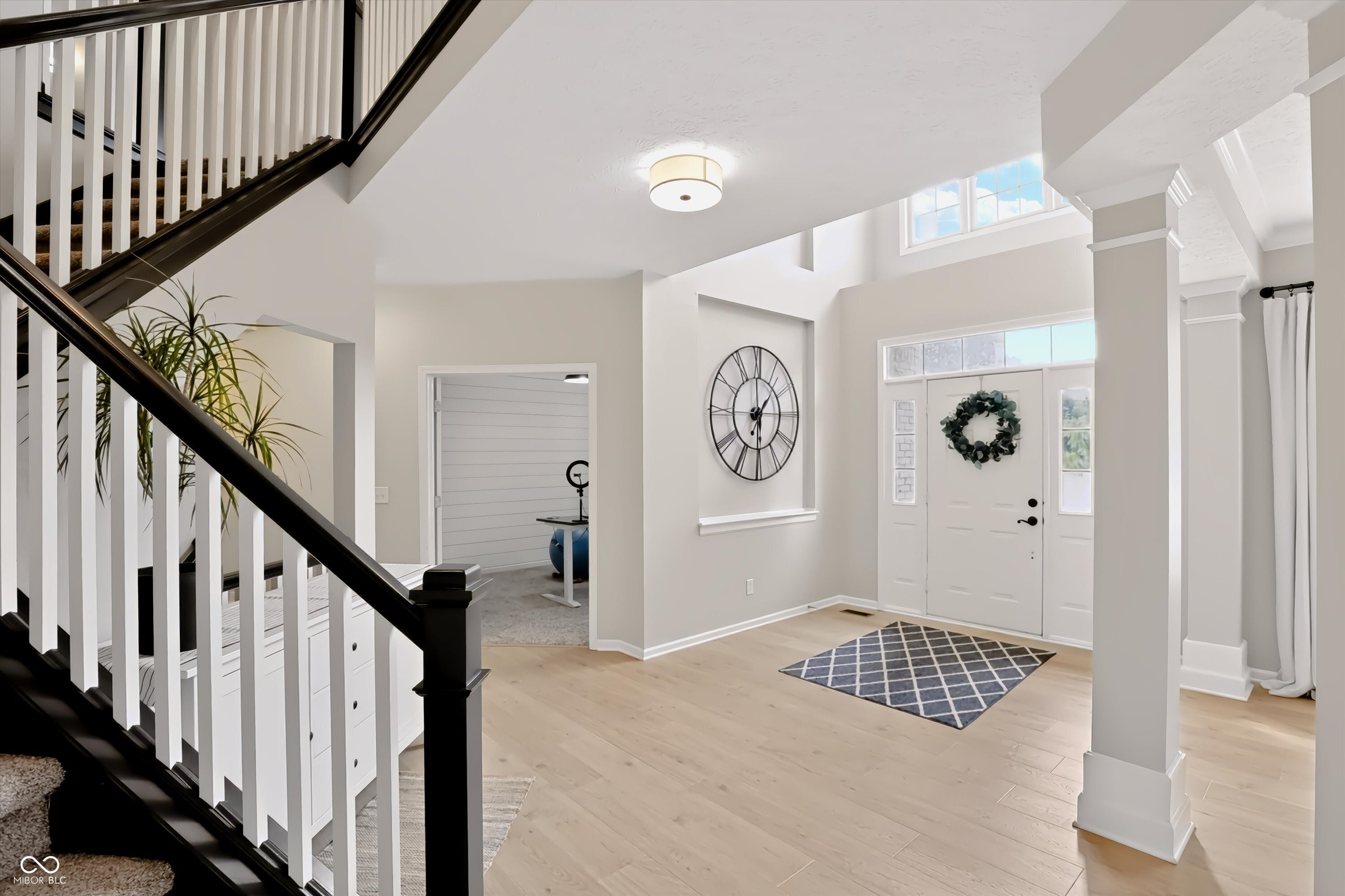 8838 Pin Oak Drive, Zionsville, IN, 46077 photo 5 of 66