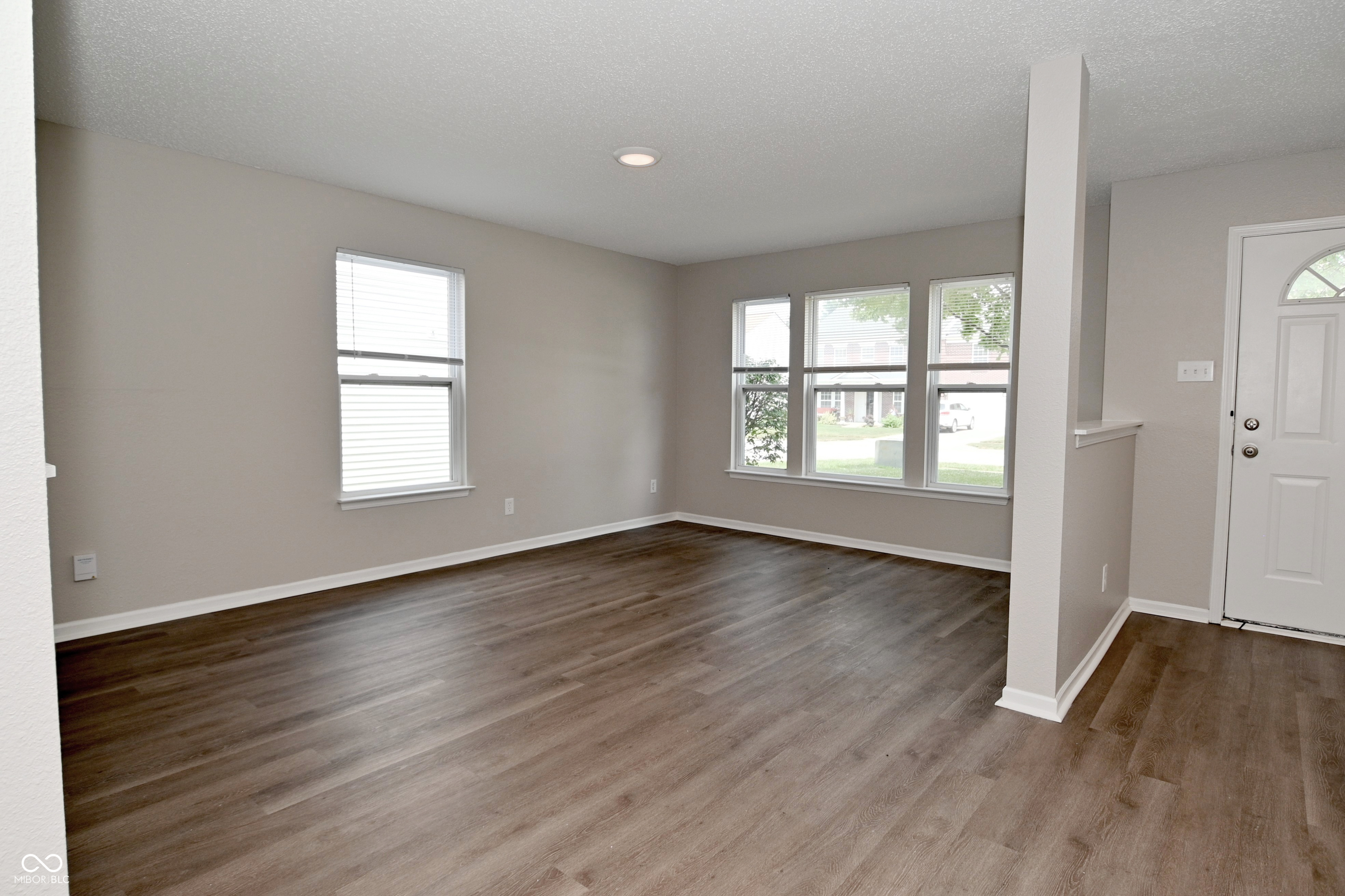10421 Parmer Circle, Fishers, IN, 46038 photo 5 of 42