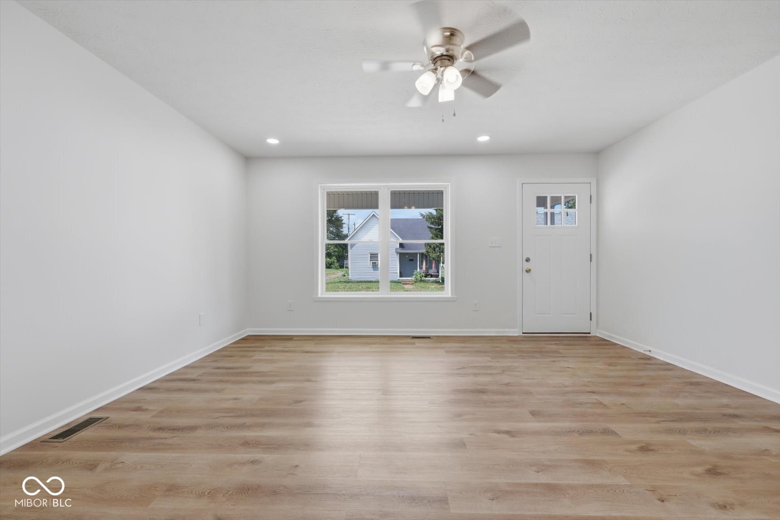 734 Center Street, Shelbyville, IN, 46176 photo 5 of 39