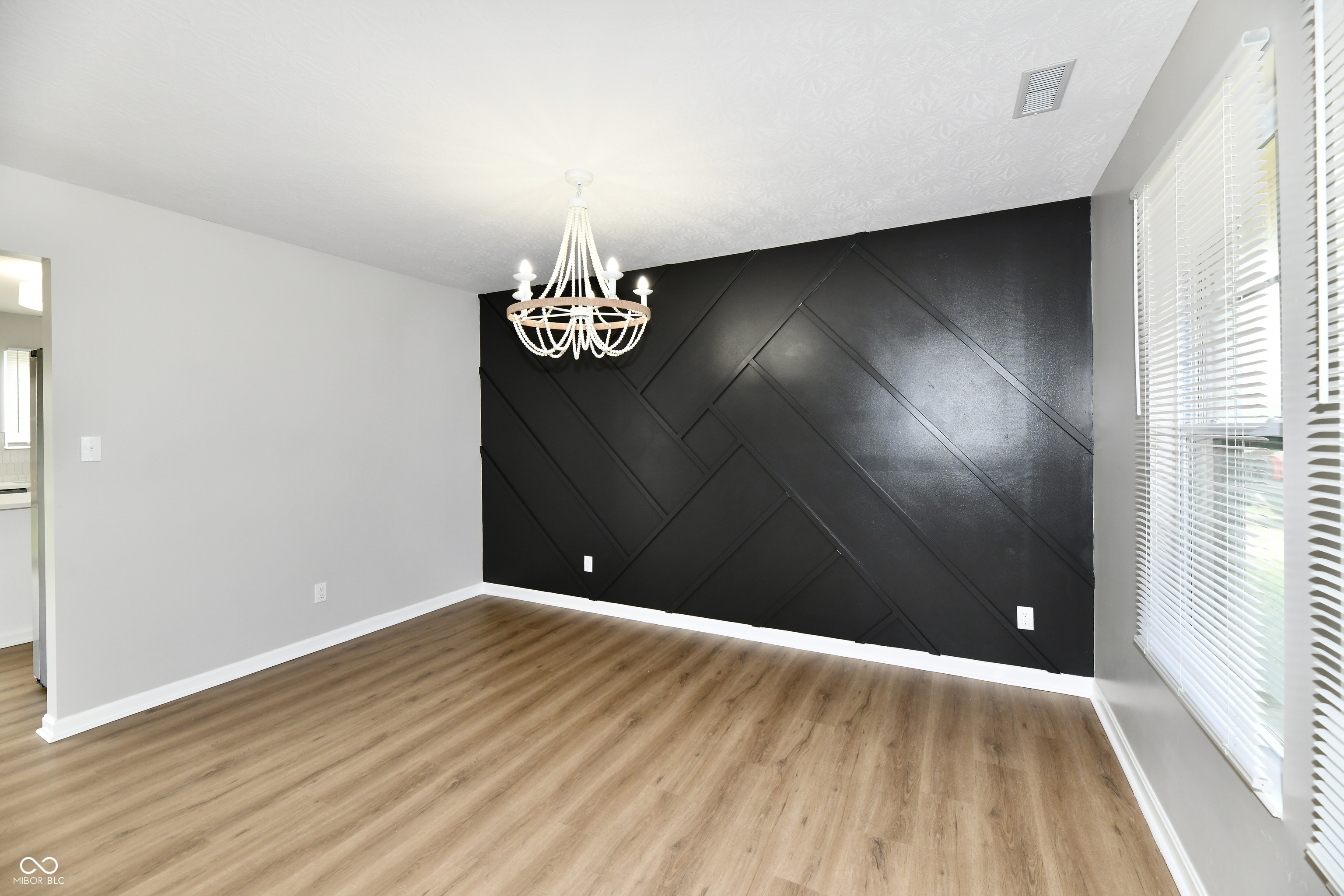 2560 Cabin Hill Road, Indianapolis, IN, 46229 photo 5 of 34