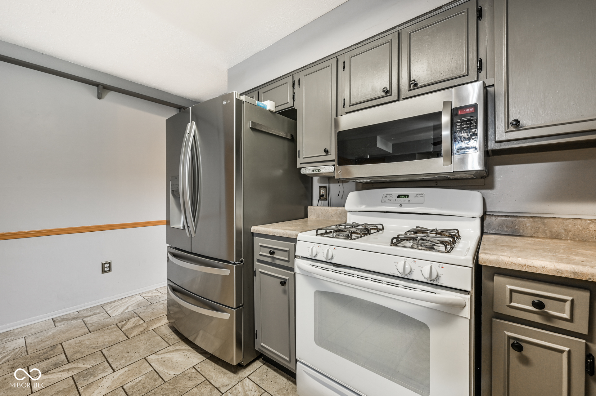 2724 Andy Drive, Indianapolis, IN, 46229 photo 5 of 32