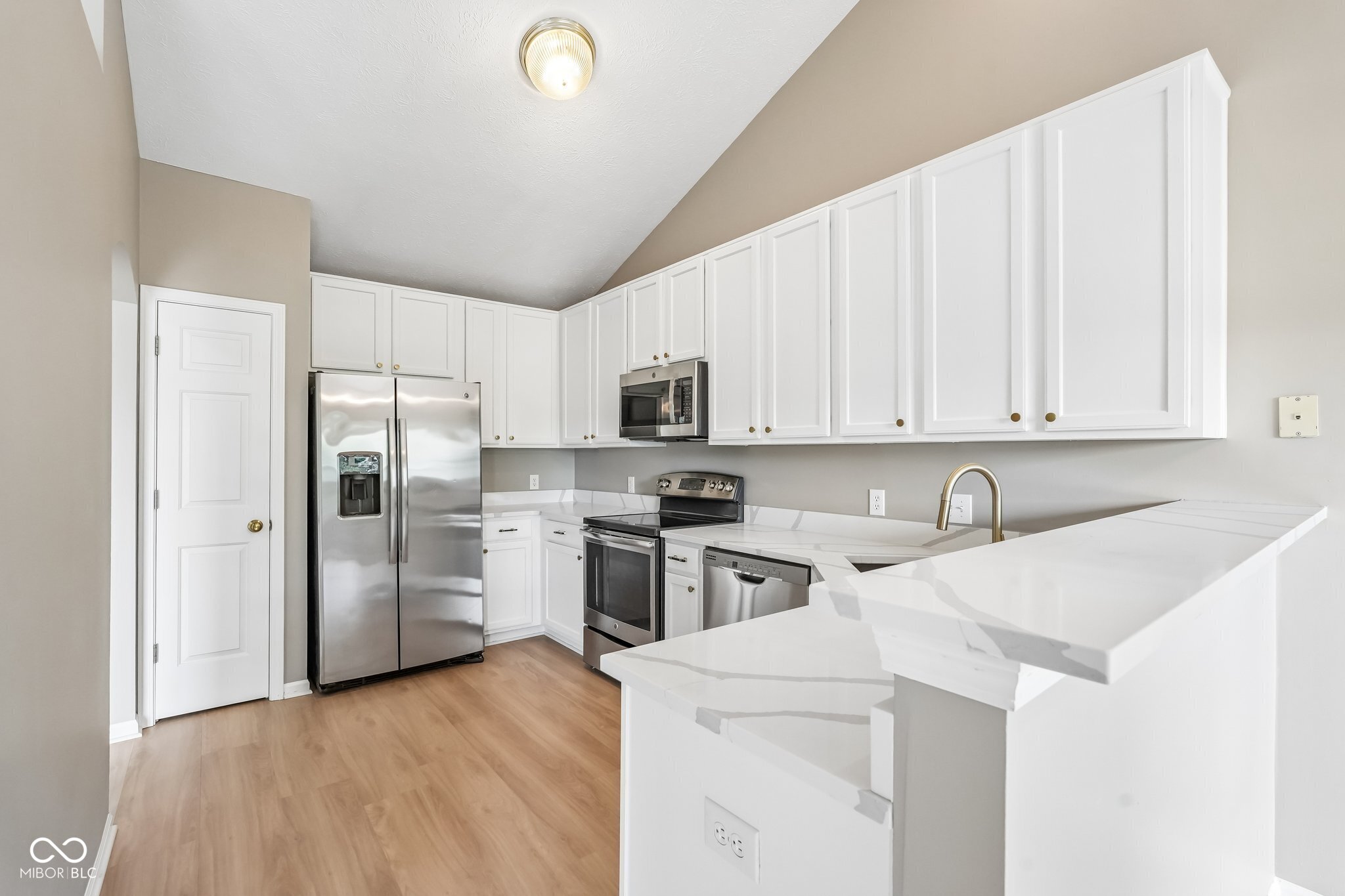 1152 Longwell Lane, Indianapolis, IN, 46240 photo 5 of 19