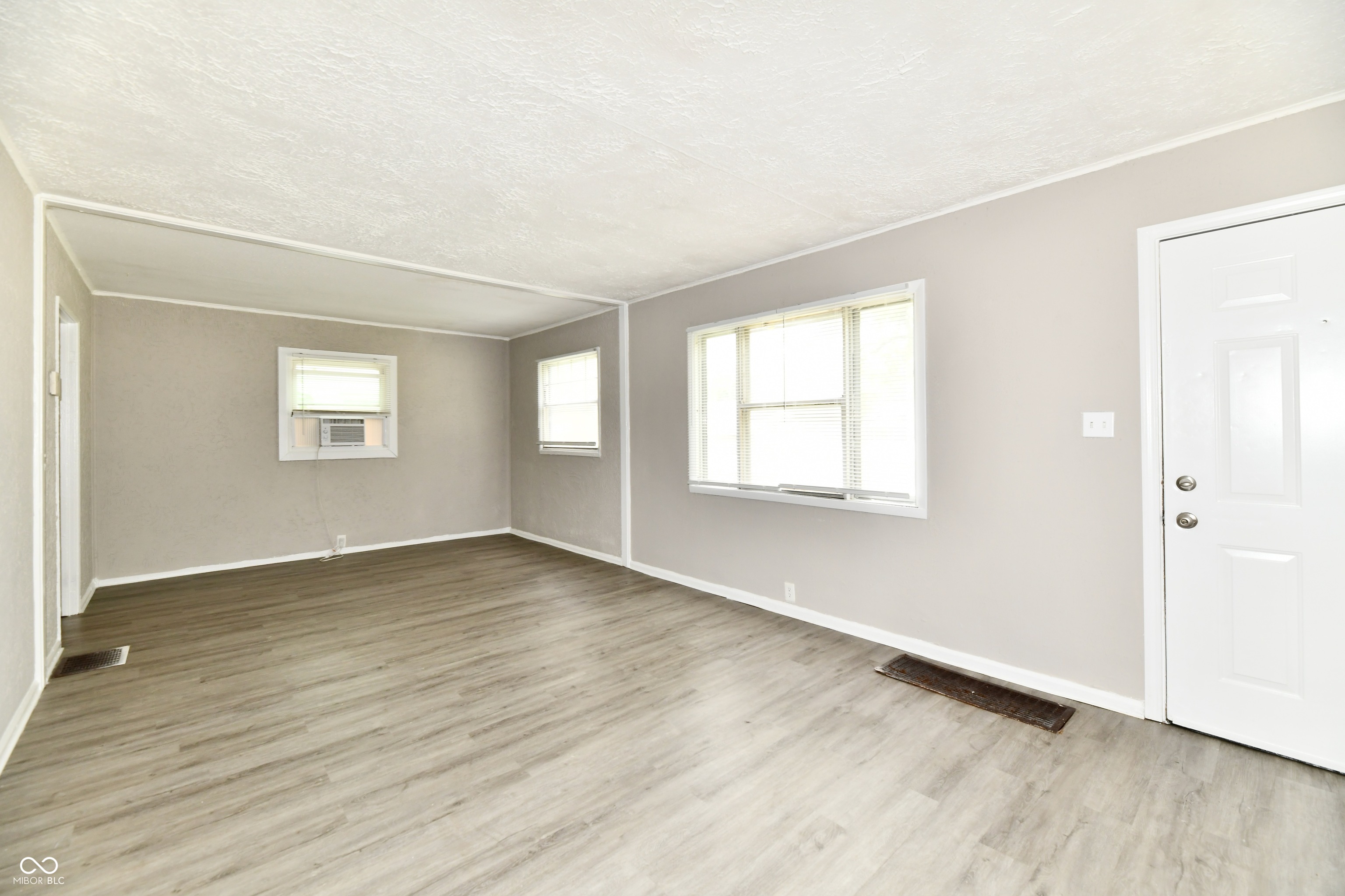 2015 Medford Avenue, Indianapolis, IN, 46222 photo 5 of 39