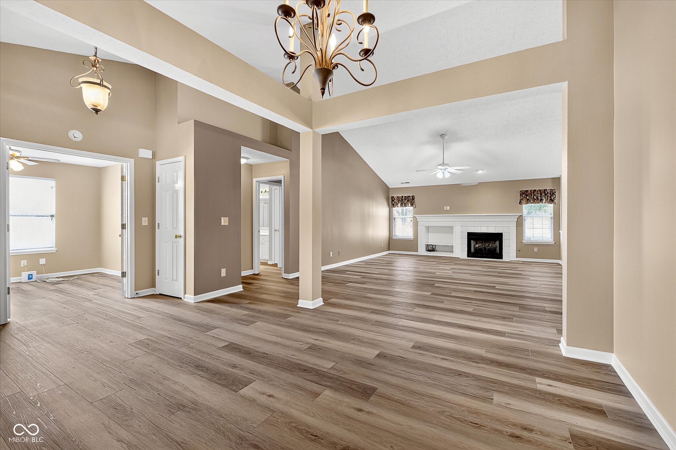 7955 Bent Willow Drive, Indianapolis, IN, 46239 photo 5 of 21