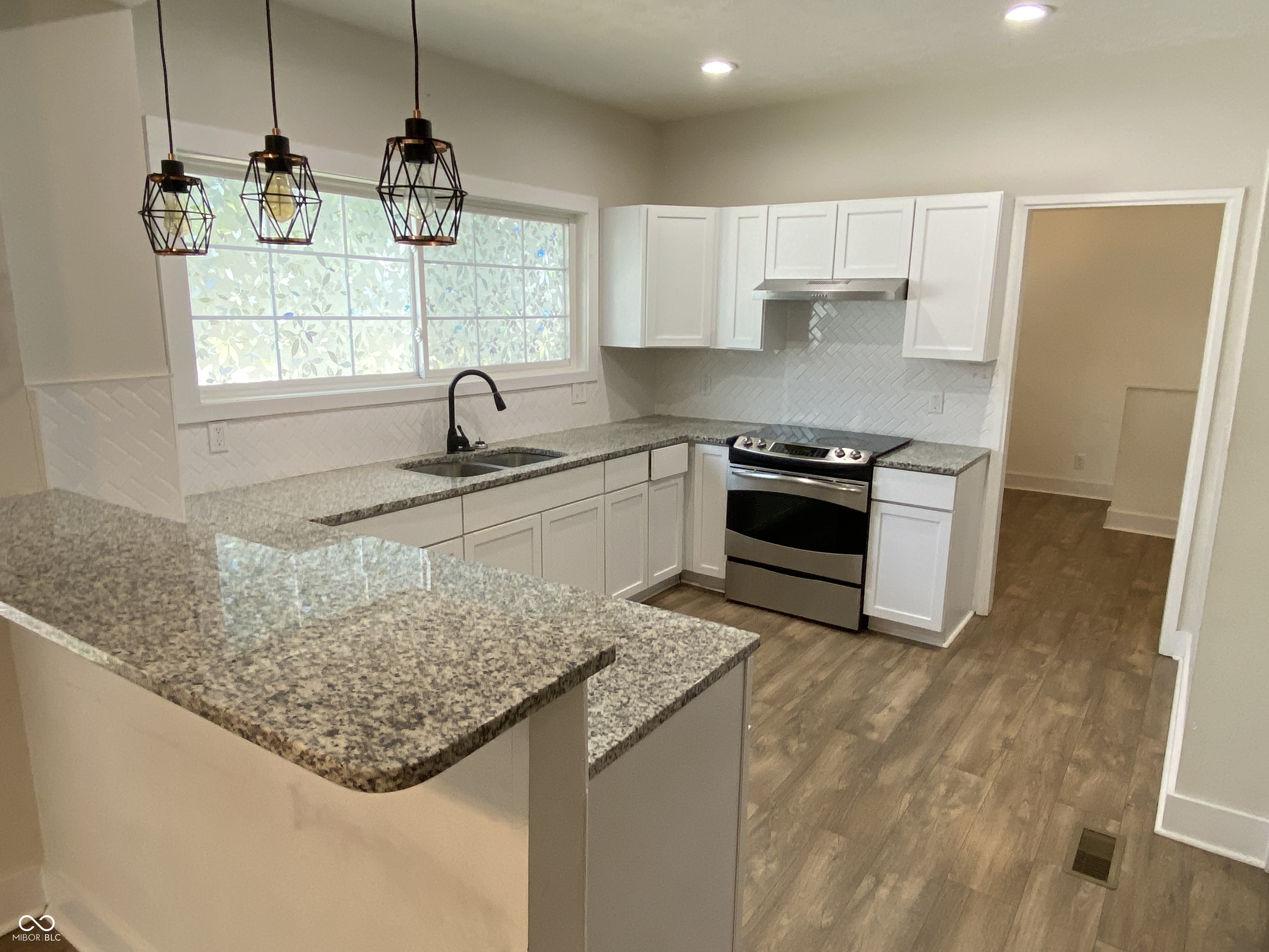 340 W 38th Street, Indianapolis, IN, 46208 photo 5 of 16