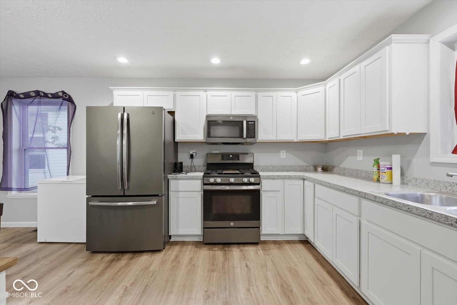 823 Center Street, Shelbyville, IN, 46176 photo 5 of 23