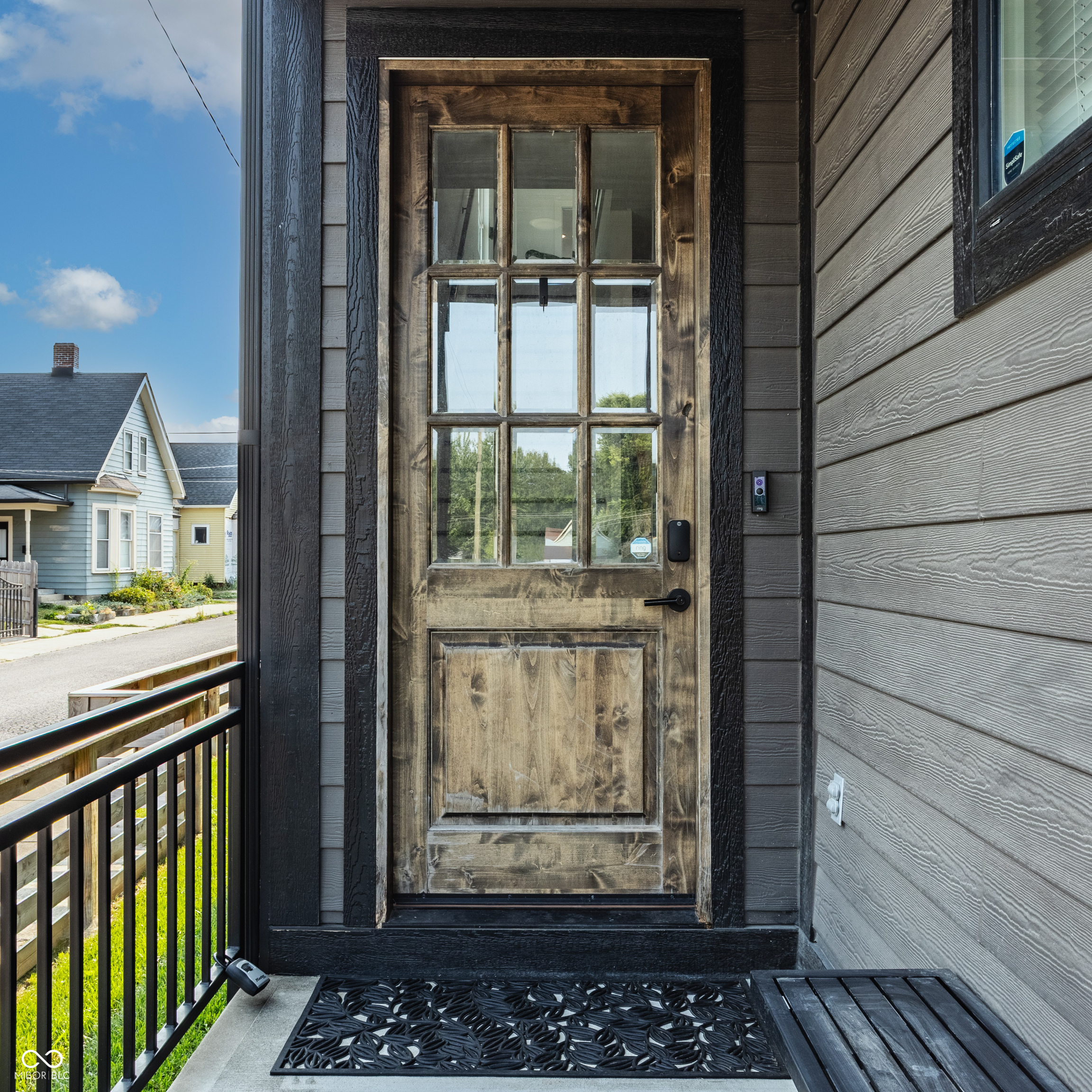 1047 N Beville Avenue, Indianapolis, IN, 46201 photo 5 of 50