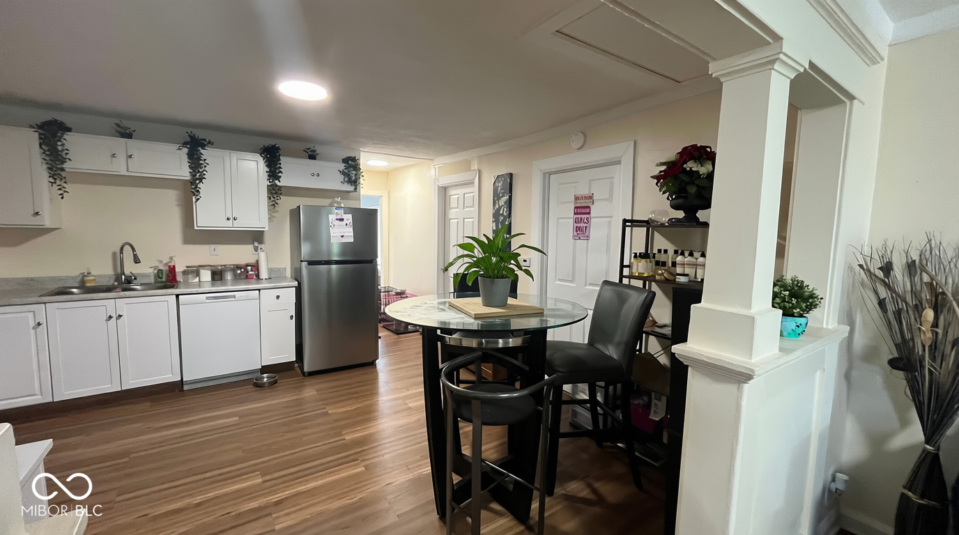 1154 Bacon Street, Indianapolis, IN, 46227 photo 5 of 26