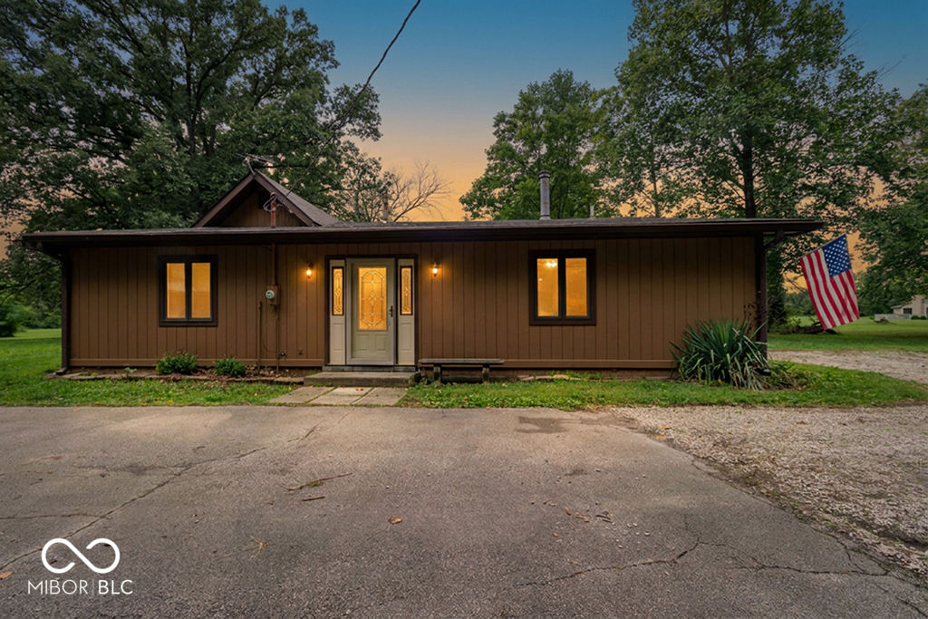 6741 Camby Road, Indianapolis, IN, 46221 photo 5 of 37