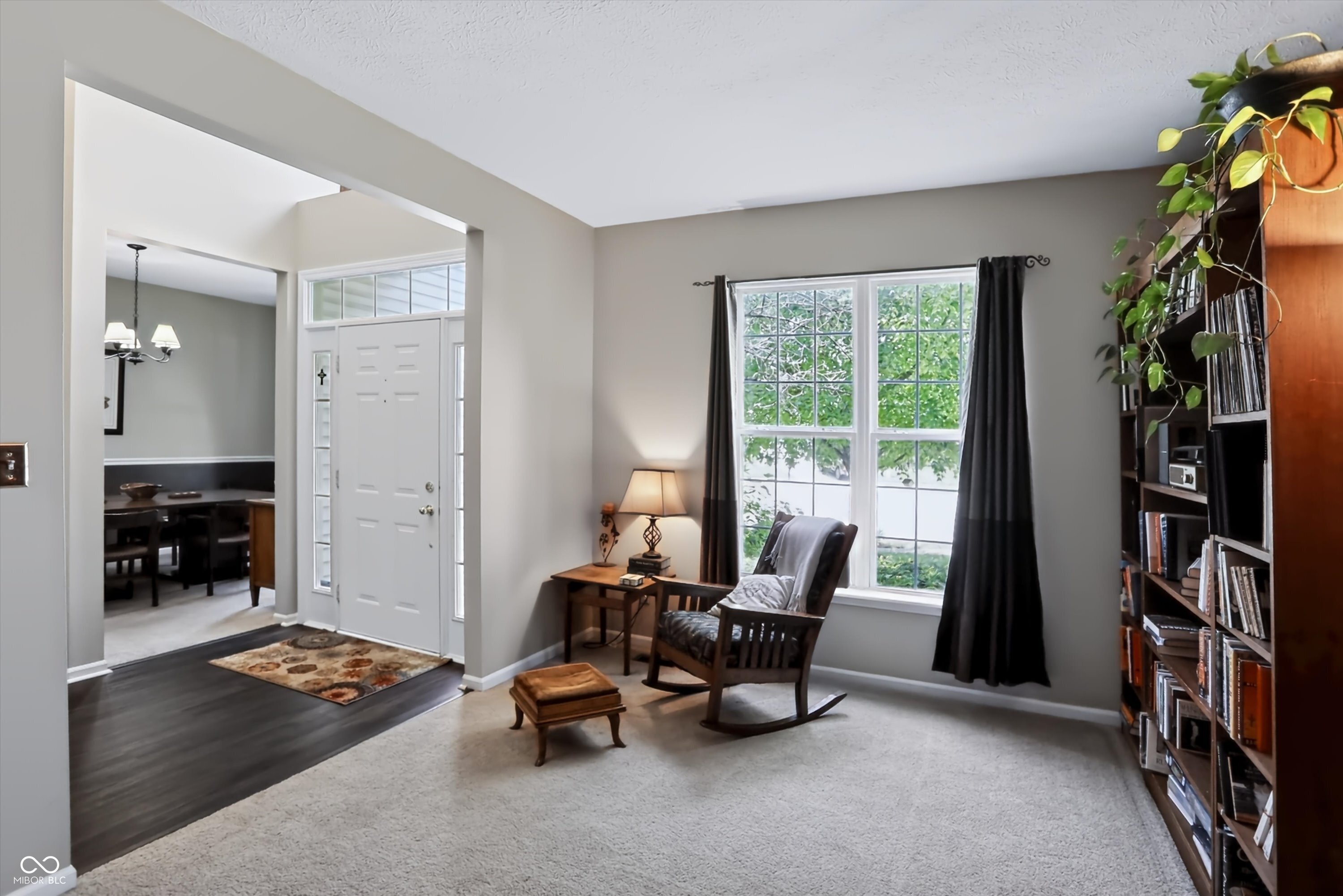 11810 Queenwood Court, Fishers, IN, 46037 photo 5 of 53