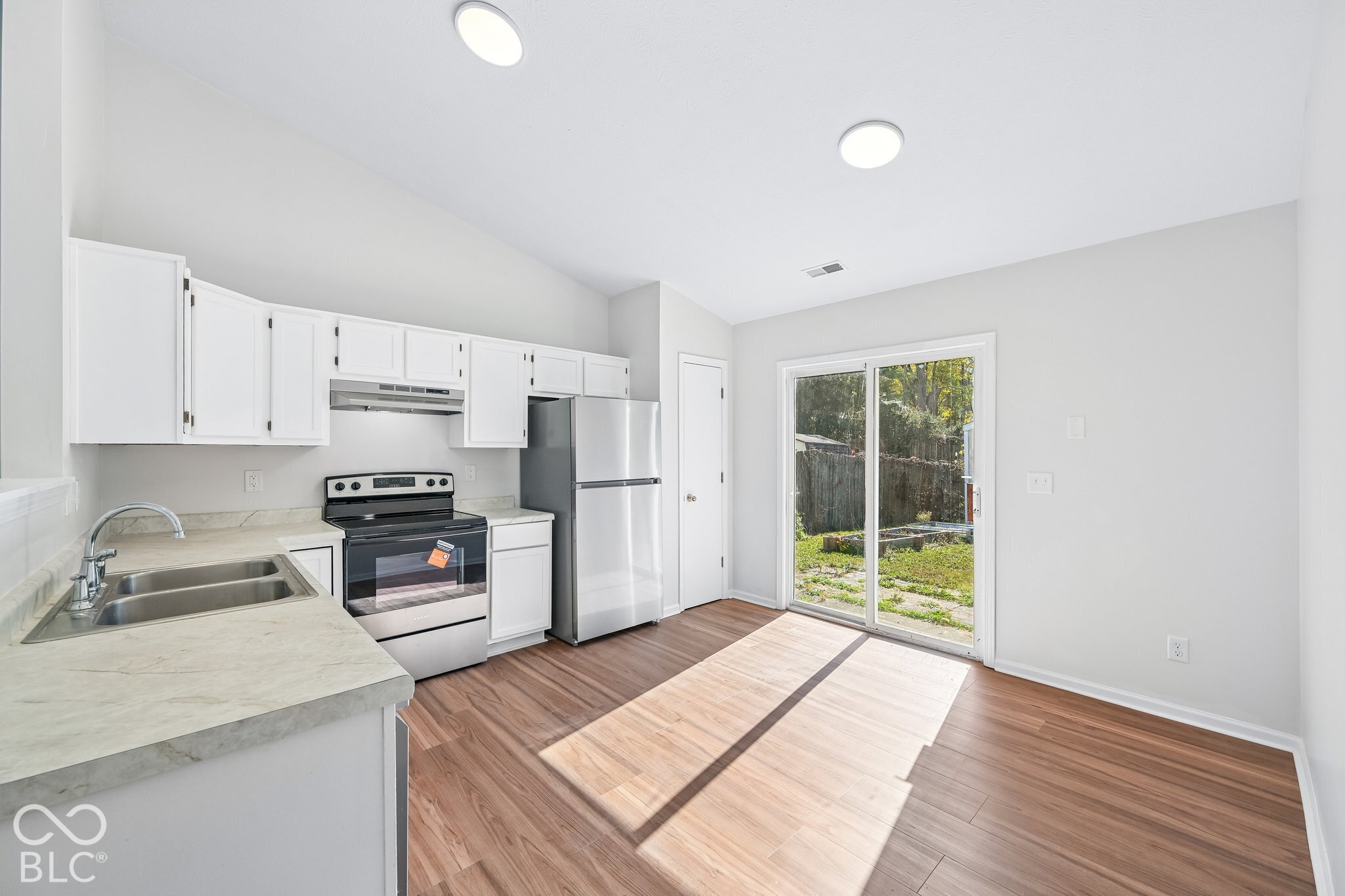 8333 Country Meadows Drive, Indianapolis, IN, 46234 photo 5 of 26