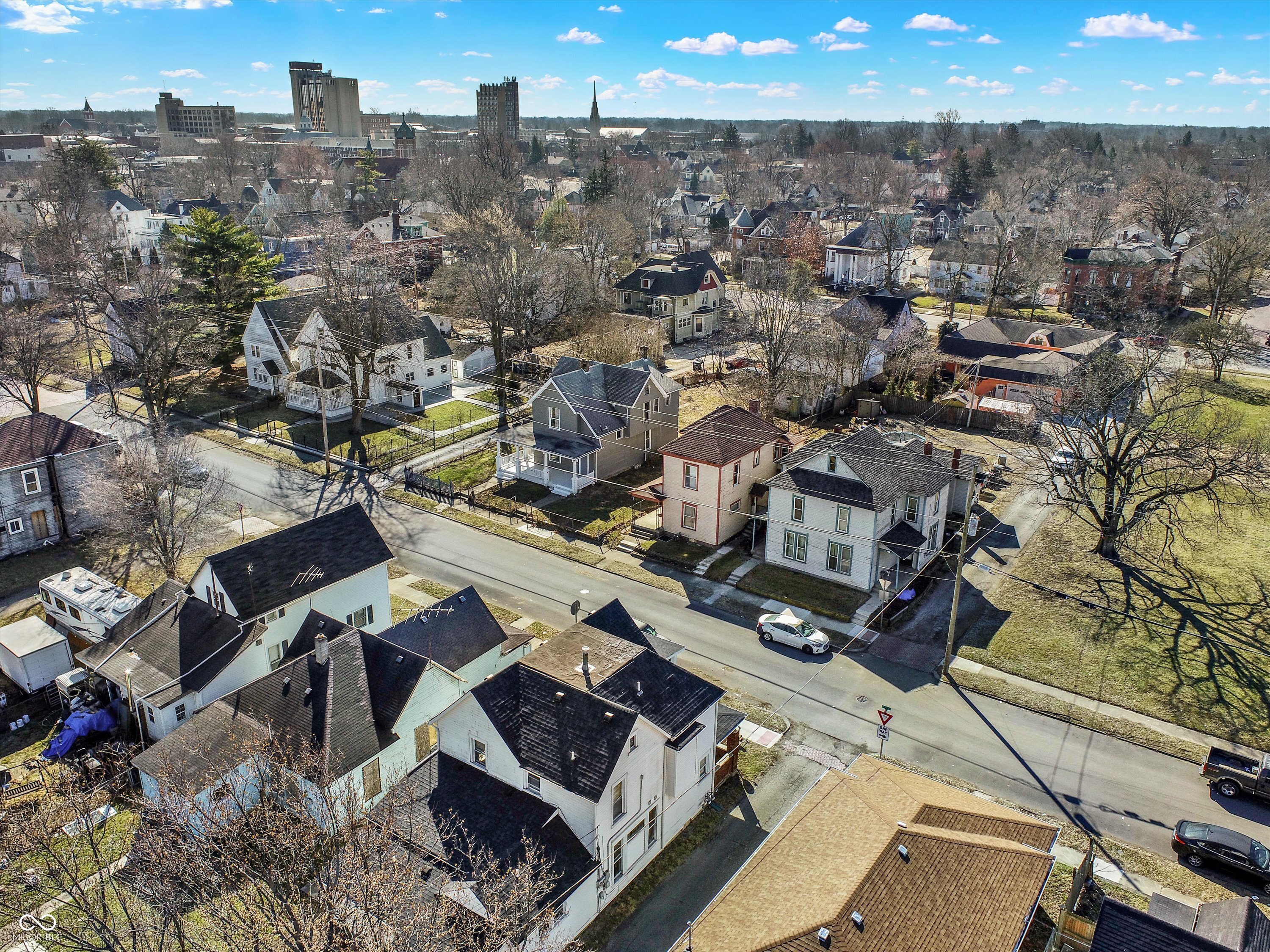 421 W 7th, Anderson, IN, 46016 photo 5 of 30