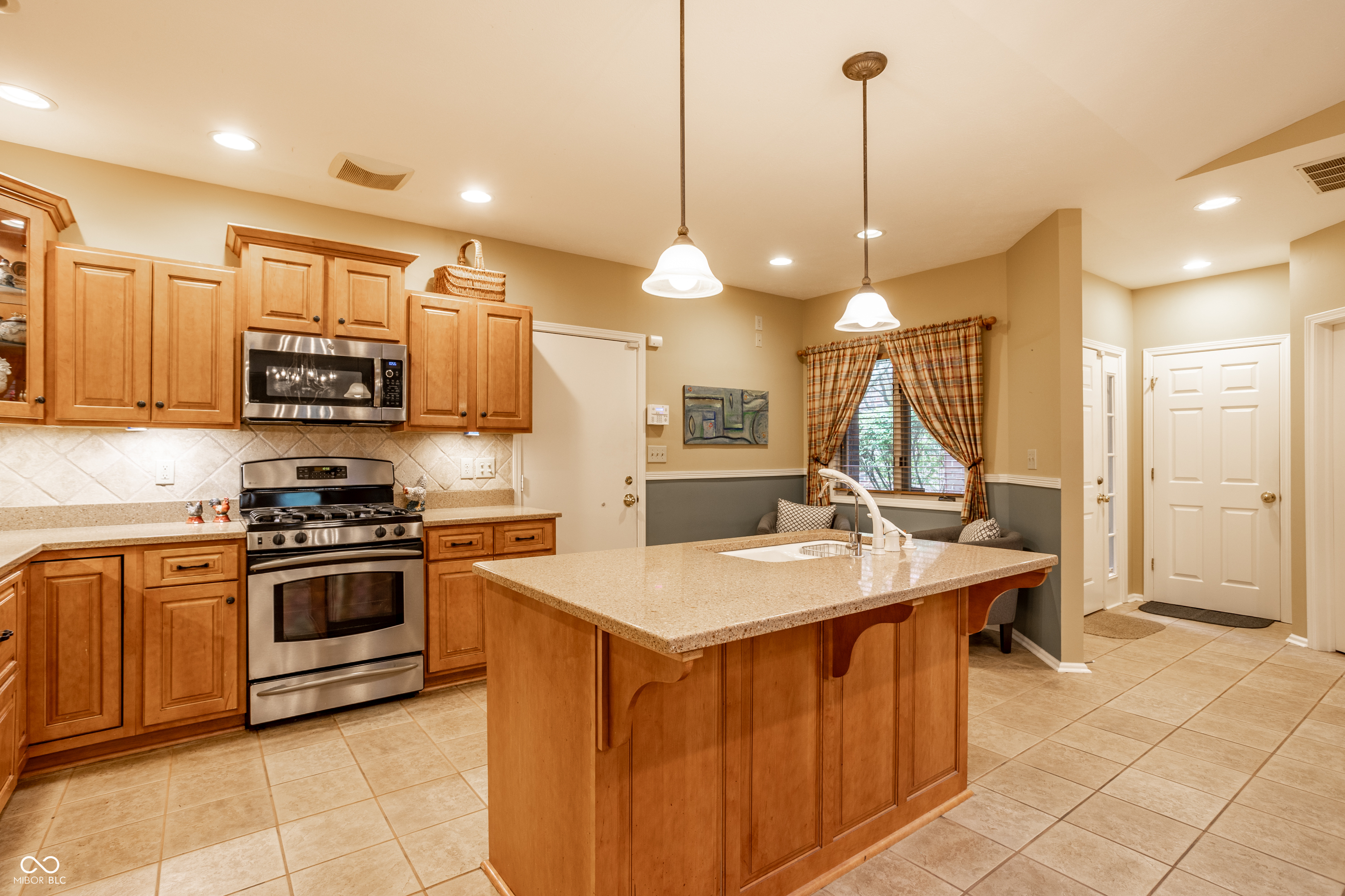 8058 Shoreridge Terrace, Indianapolis, IN, 46236 photo 5 of 39