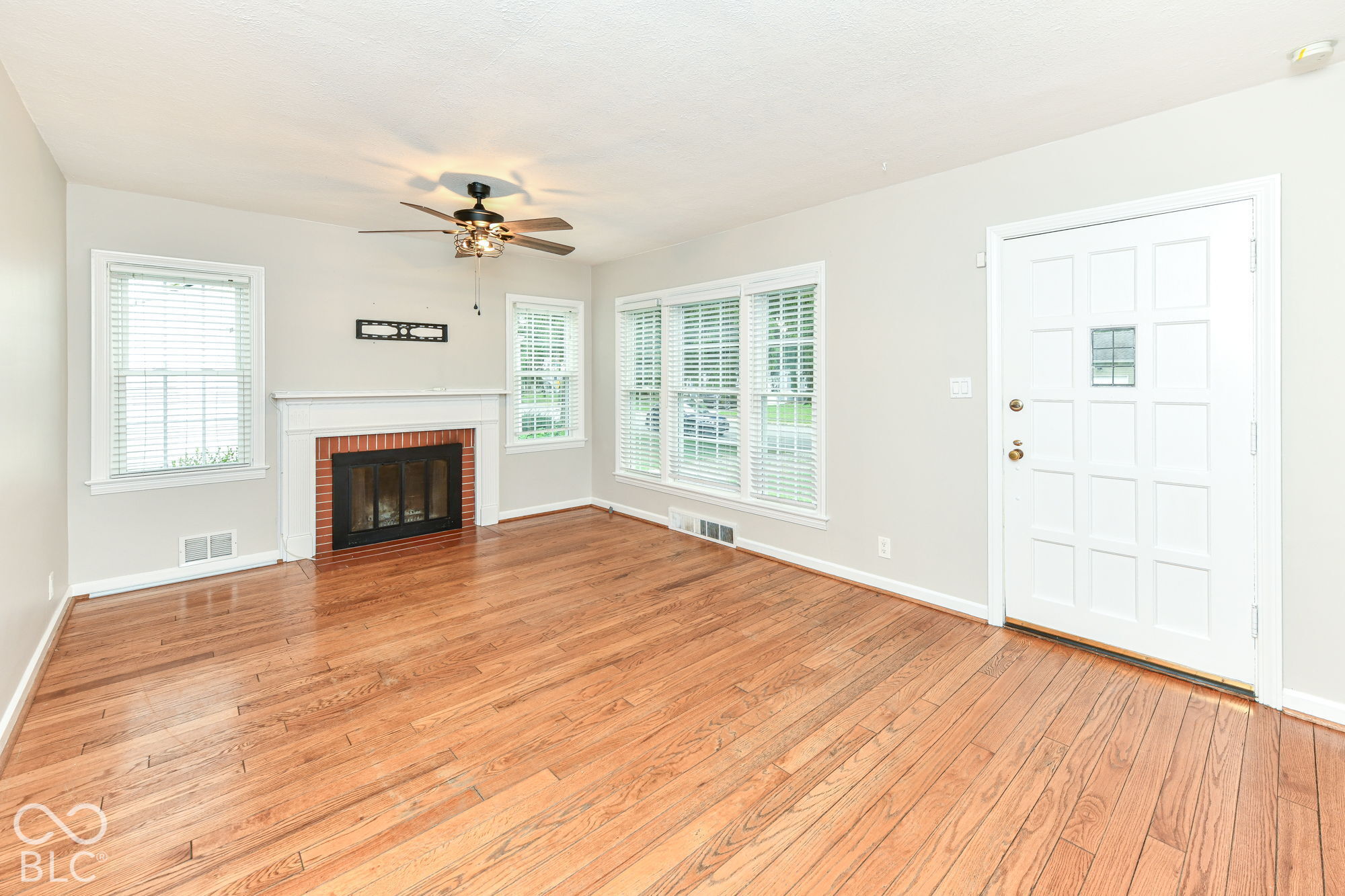 5323 Rosslyn Avenue, Indianapolis, IN, 46220 photo 5 of 34