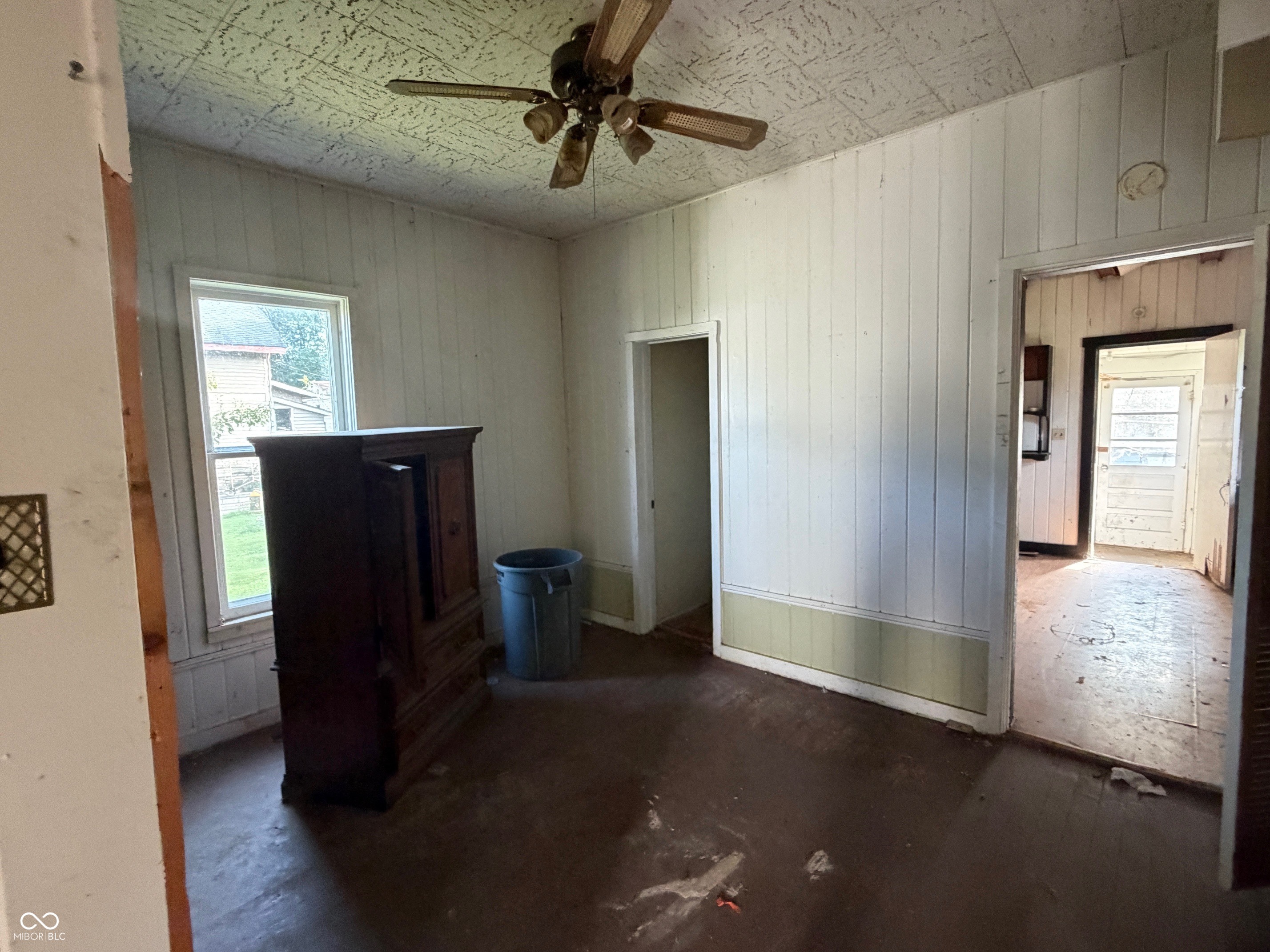 522 U Street, Bedford, IN, 47421 photo 5 of 9