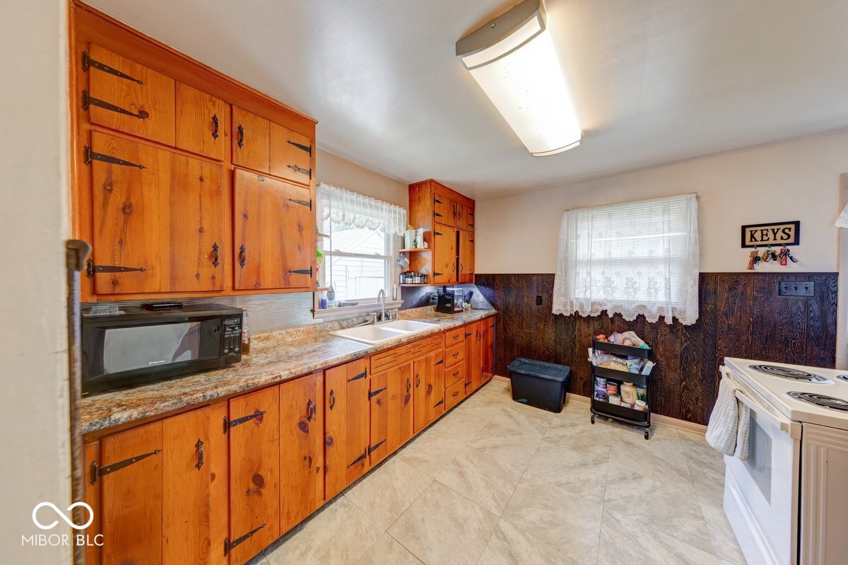 3113 17th, Columbus, IN, 47201 photo 5 of 19