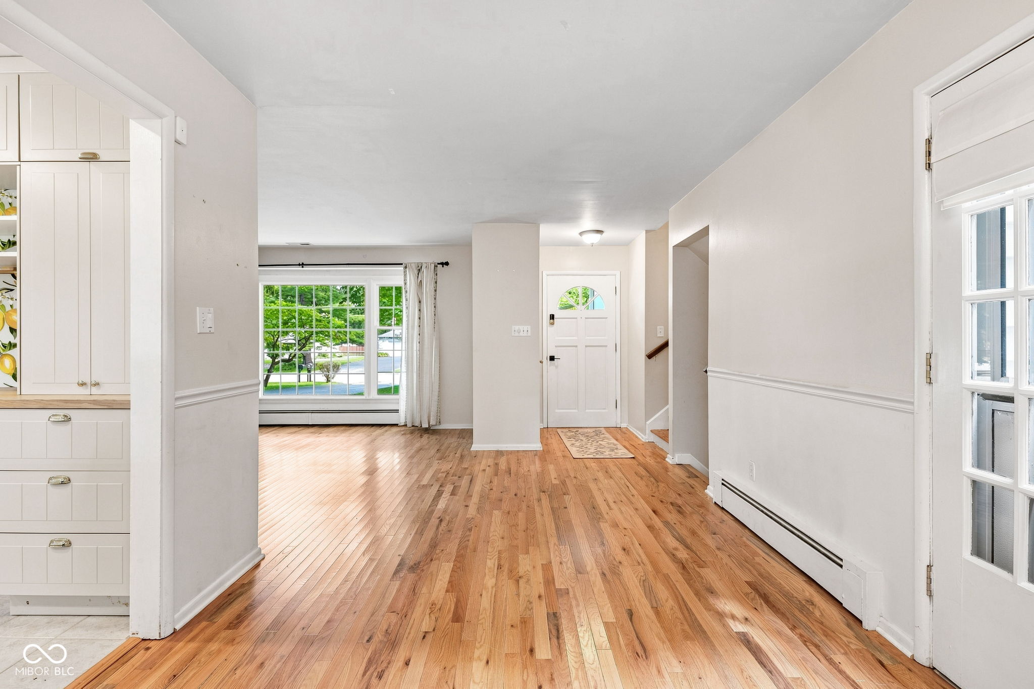 1113 Navajo Trail South Drive, Indianapolis, IN, 46260 photo 5 of 36