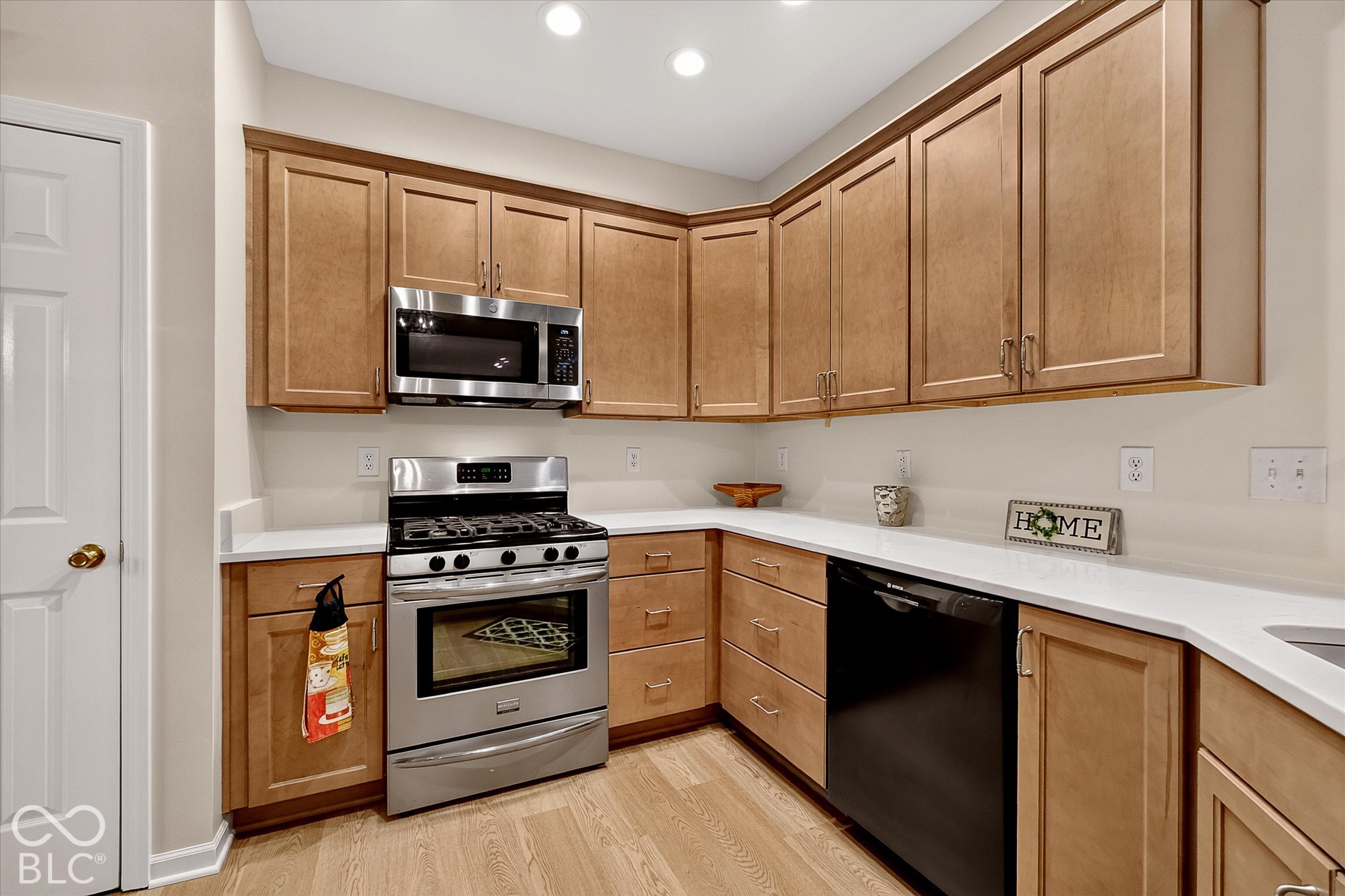 631 Burr Oak Drive, Carmel, IN, 46032 photo 5 of 38