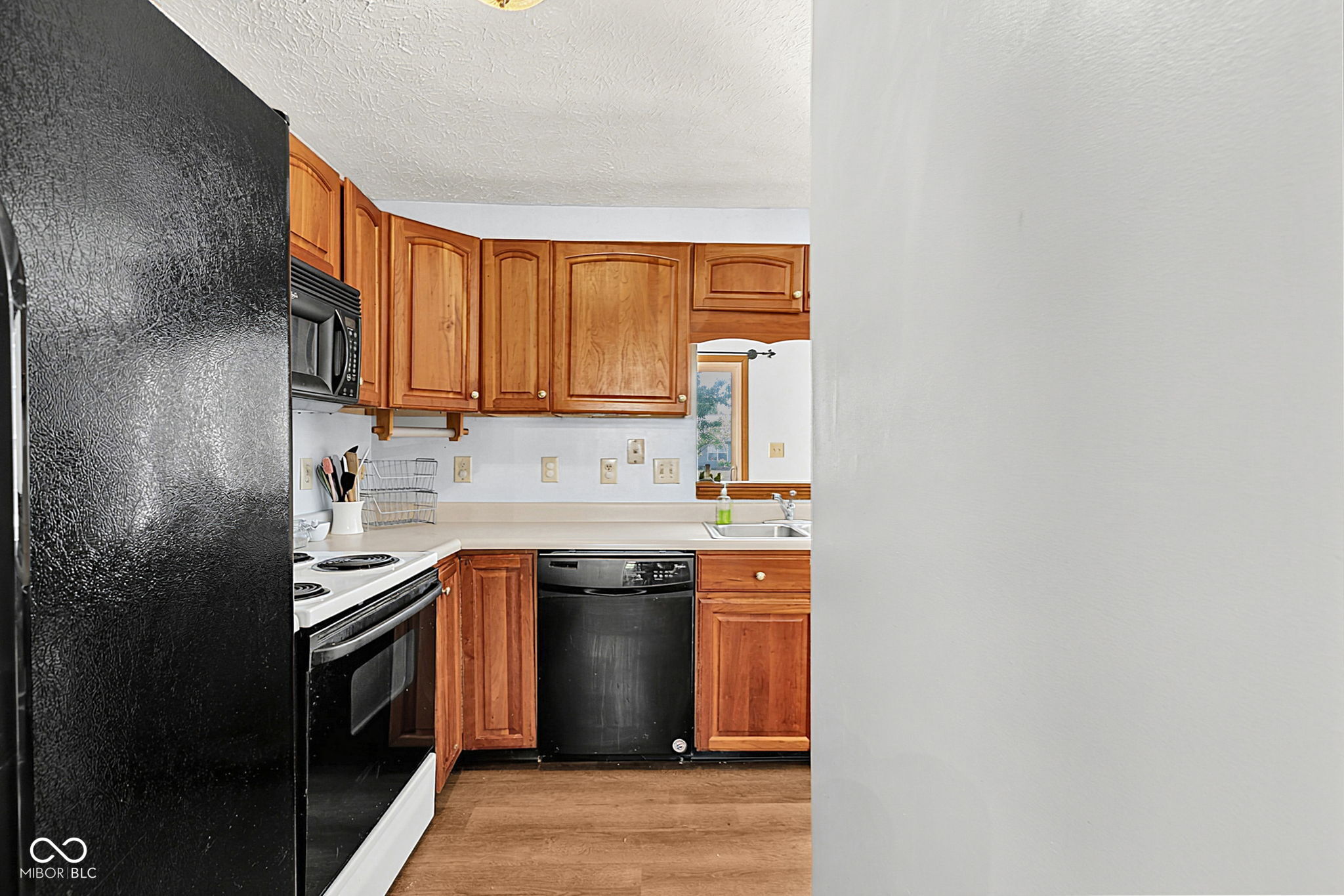 6723 Wimbledon Drive, Zionsville, IN, 46077 photo 5 of 35