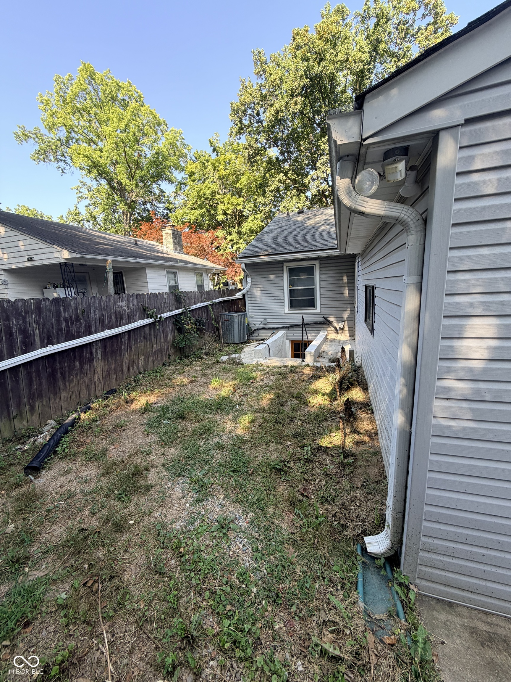 5917 Carrollton Avenue, Indianapolis, IN, 46220 photo 5 of 37