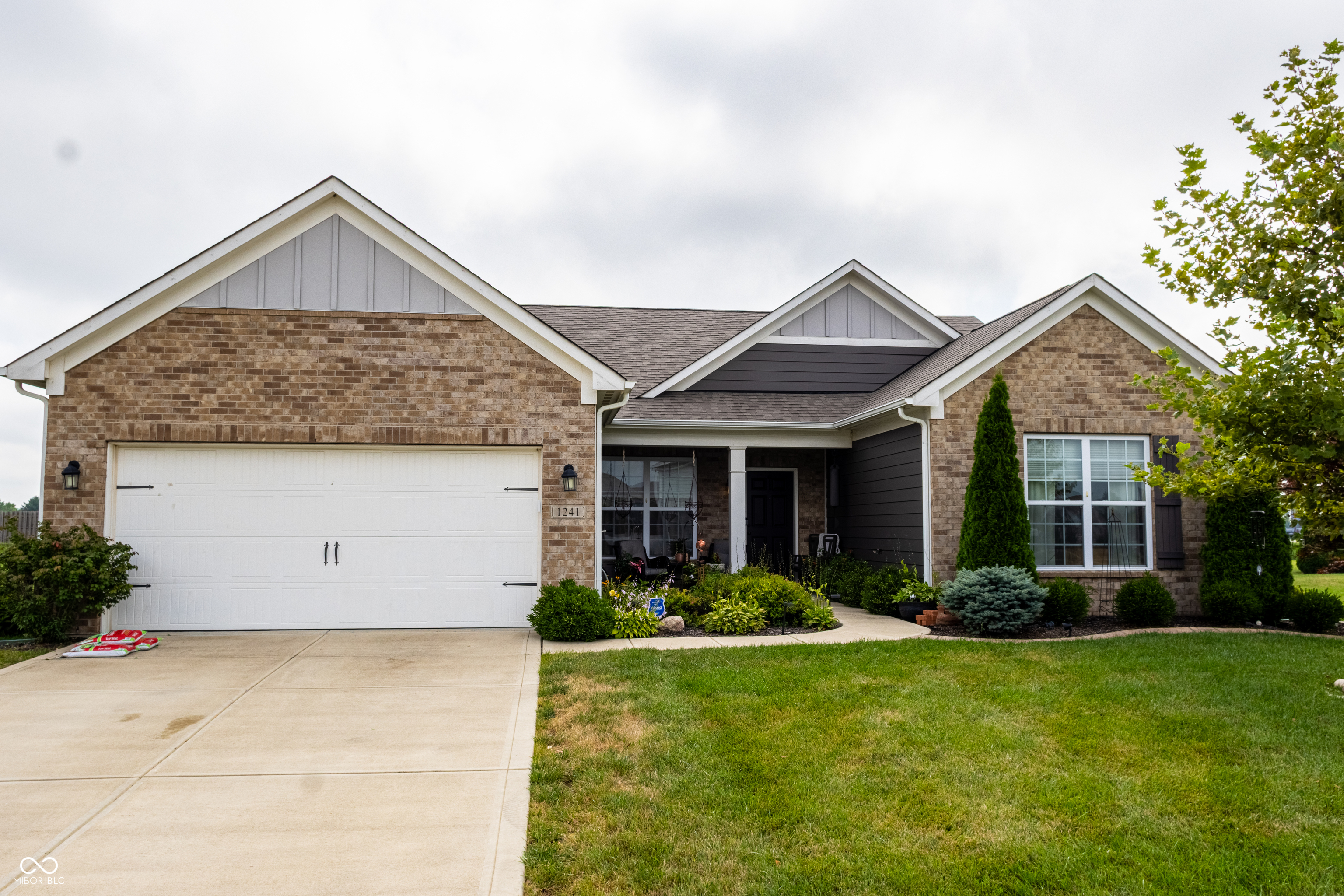 1241 Station Drive, Greenwood, IN, 46143 photo 5 of 40
