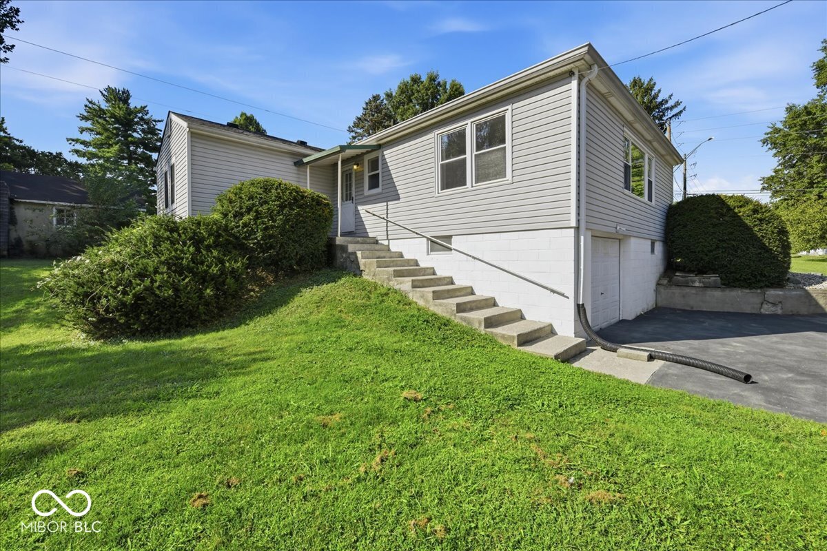 6021 Shelby Street, Indianapolis, IN, 46227 photo 5 of 30