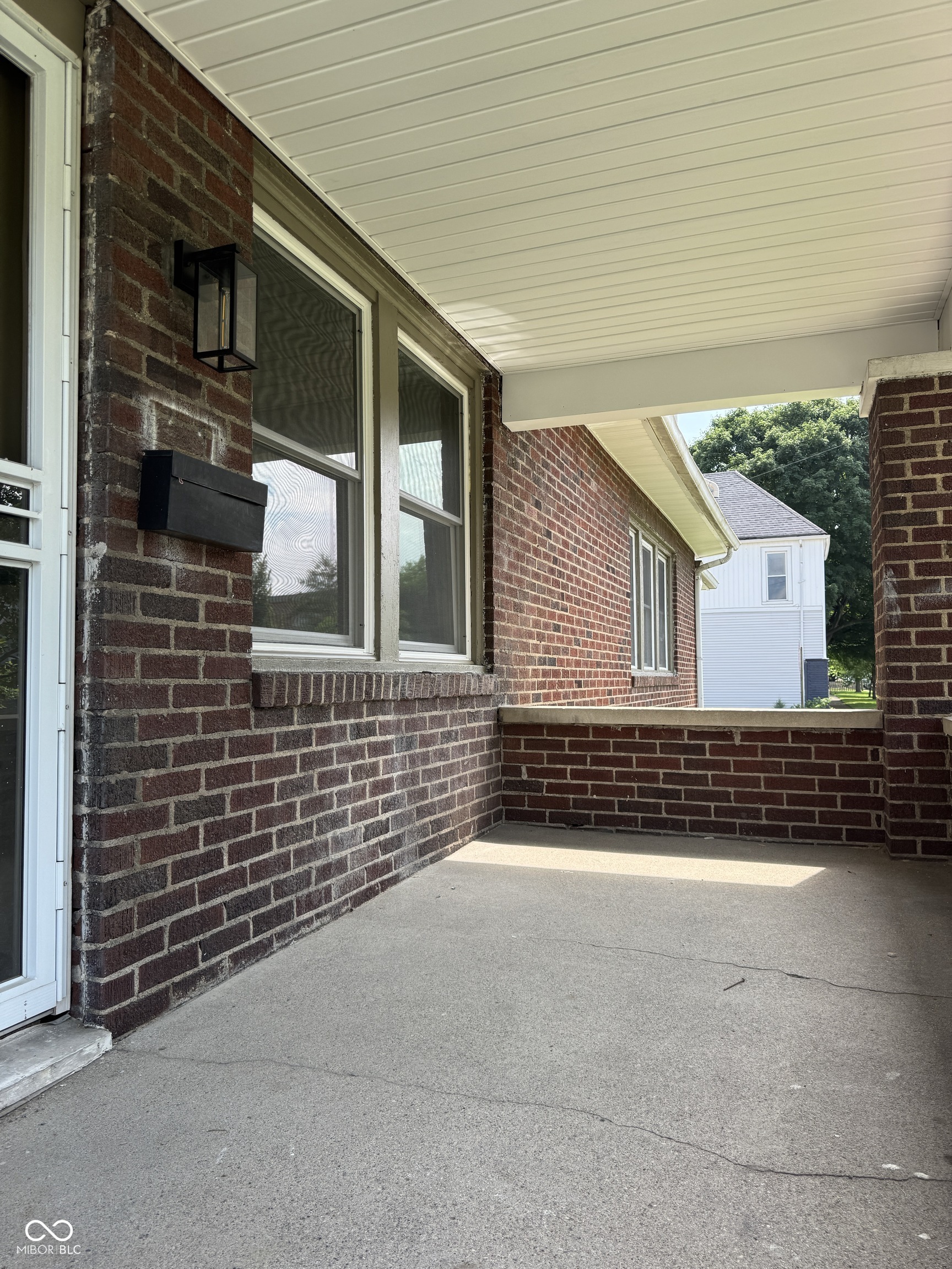 1724 Woodlawn Avenue, Indianapolis, IN, 46203 photo 5 of 45