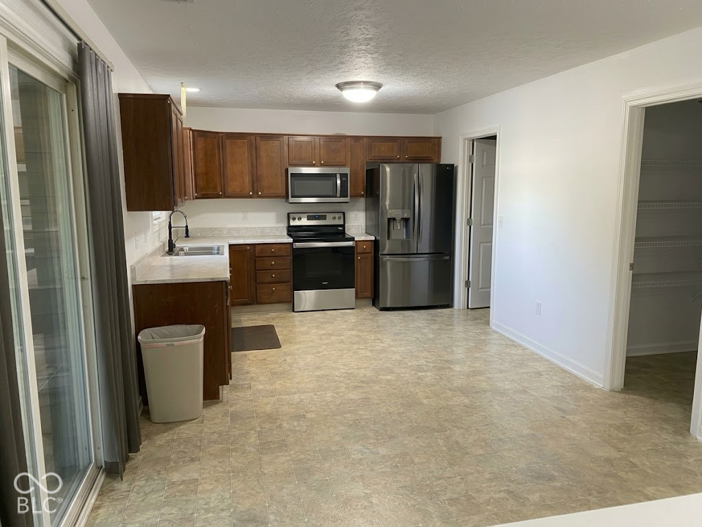 2175 Rosswood Boulevard, Indianapolis, IN, 46229 photo 5 of 16