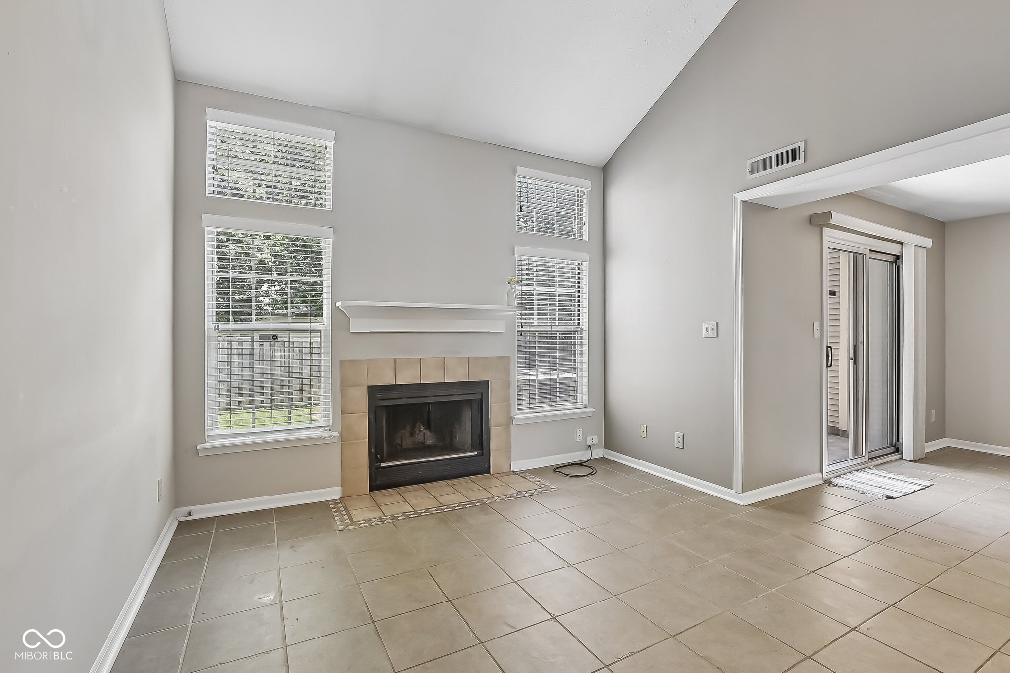 9495 Aberdare Drive, Indianapolis, IN, 46250 photo 5 of 36